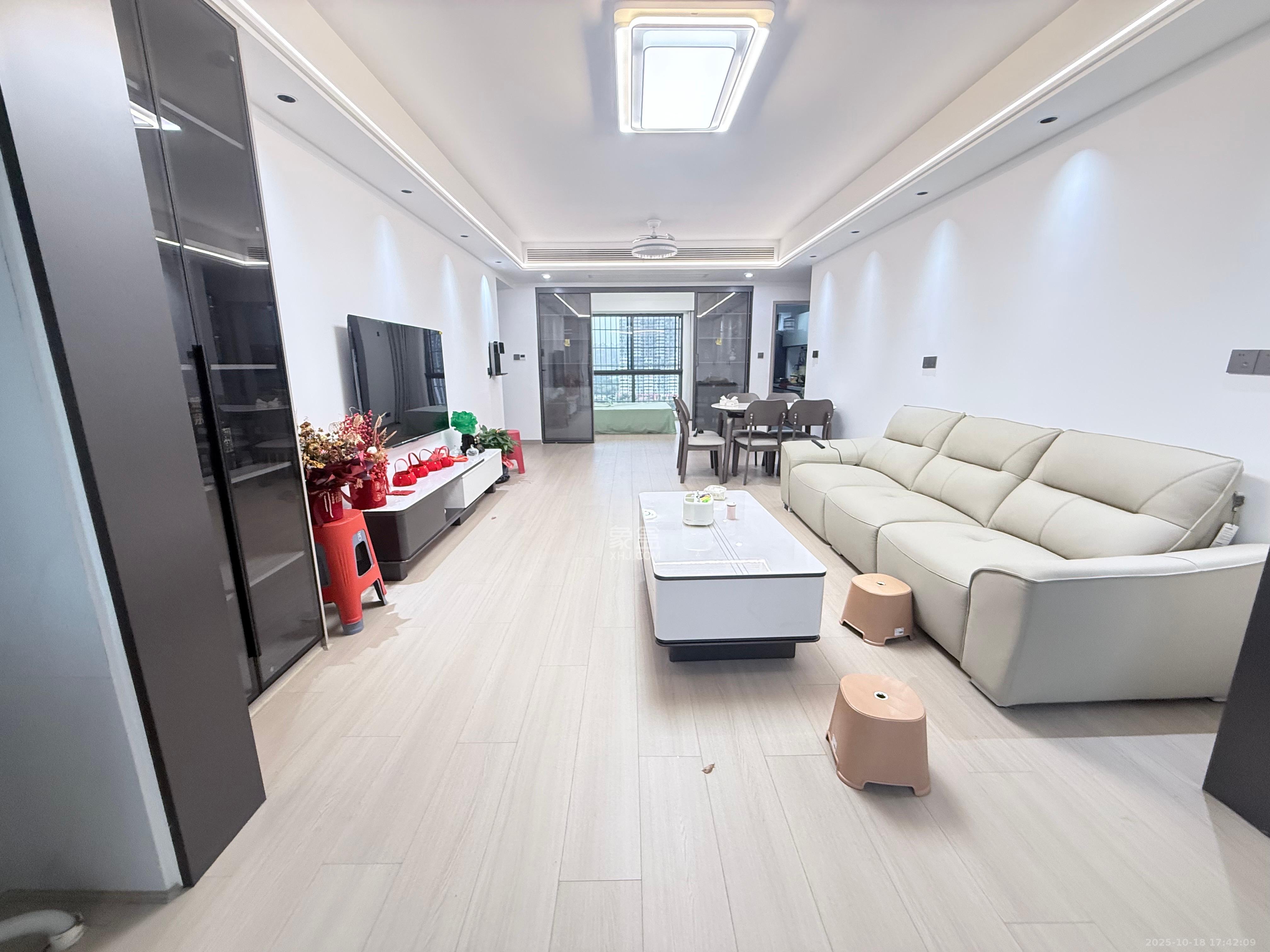 绿地之窗 3室1厅1卫 3200.0元/月 绿地之窗 3室1厅1卫 3200.0元/月室内图