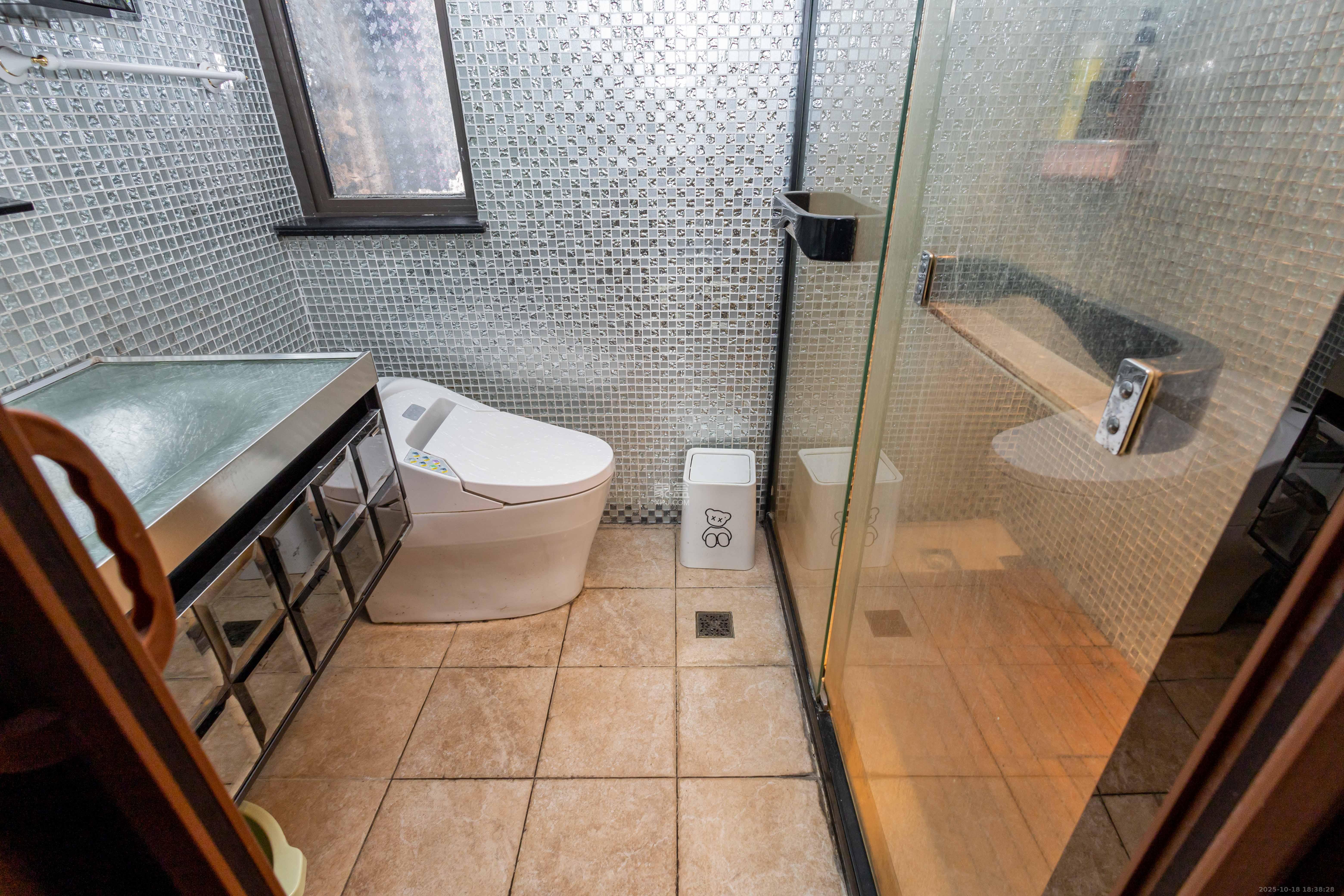 旭辉华庭 3室2厅2卫 89.8万 旭辉华庭 3室2厅2卫 89.8万卫生间