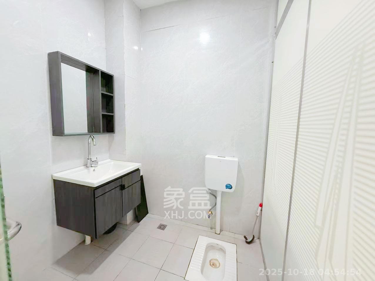 世茂铂曼  1室1厅1卫    1800.0元/月室内图