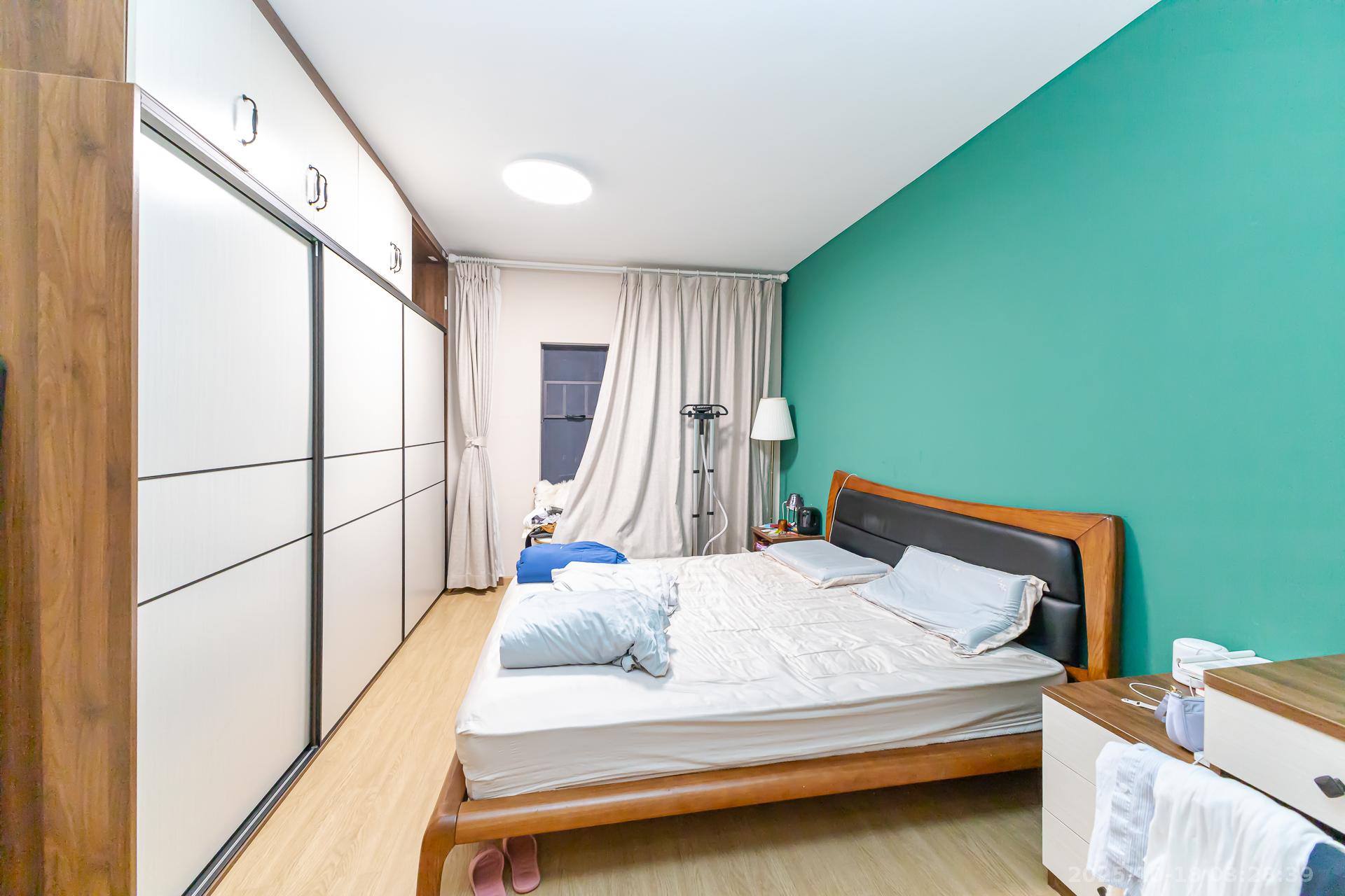 时代倾城三期  3室2厅2卫    95.0万卧室