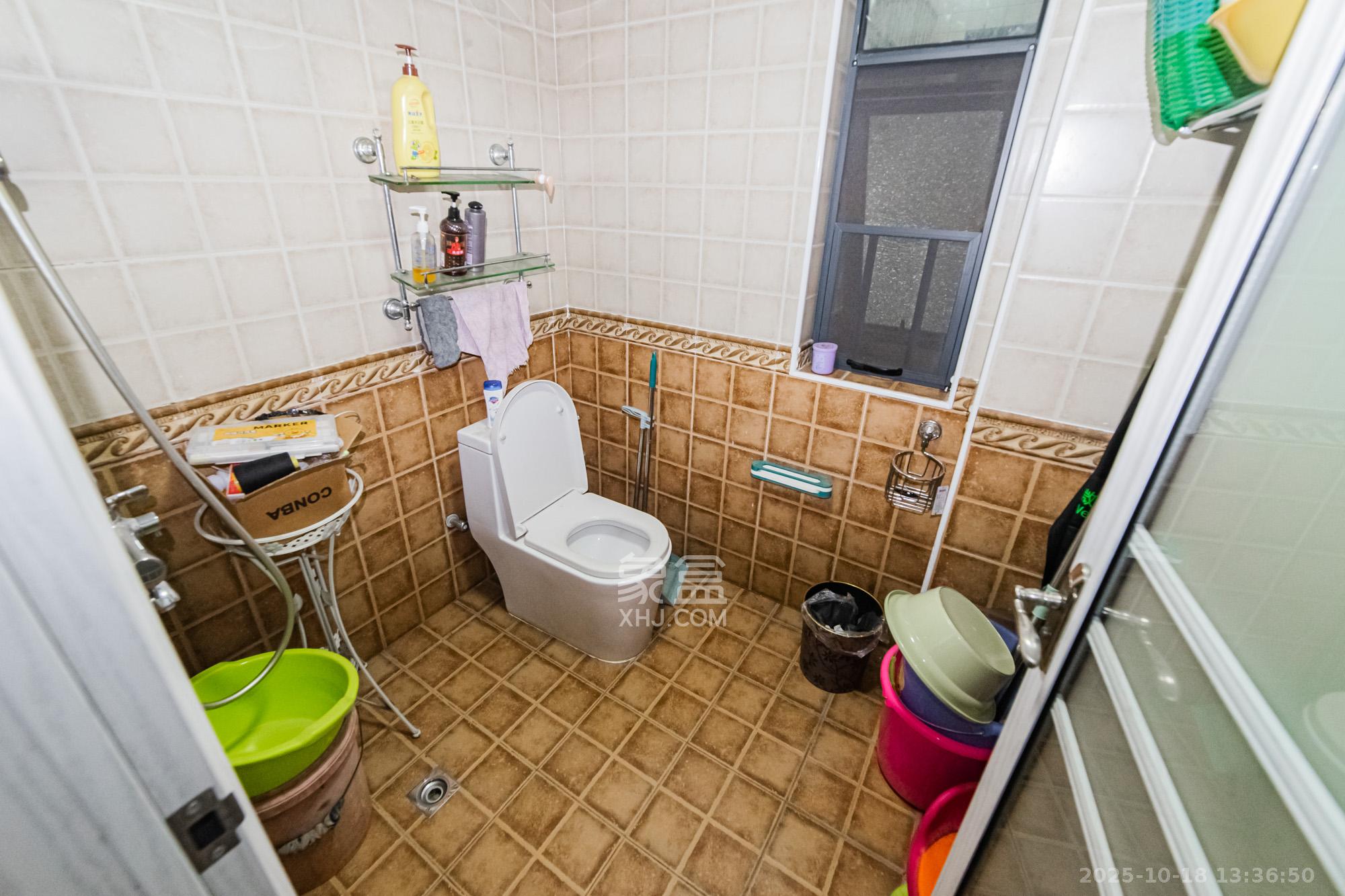 湘江世纪城映江苑  3室2厅2卫    100.0万 湘江世纪城映江苑  3室2厅2卫    100.0万卫生间