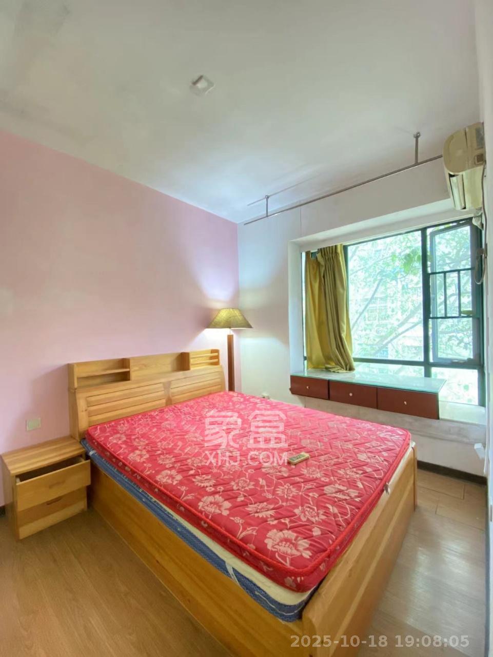 亚华香舍花都 3室2厅2卫 2500.0元/月 亚华香舍花都 3室2厅2卫 2500.0元/月室内图