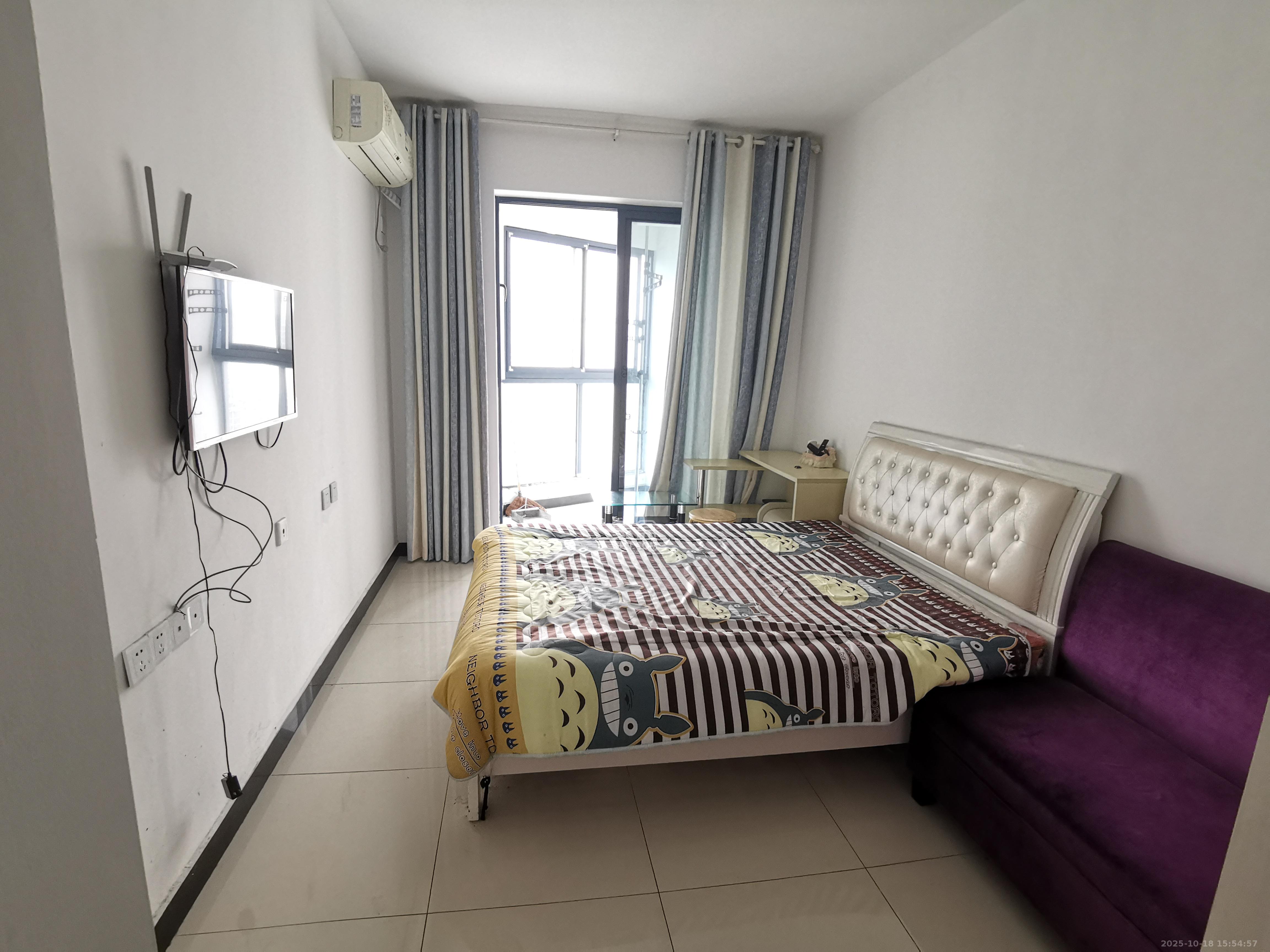 绿地中央广场  1室1厅1卫    1600.0元/月 绿地中央广场  1室1厅1卫    1600.0元/月室内图