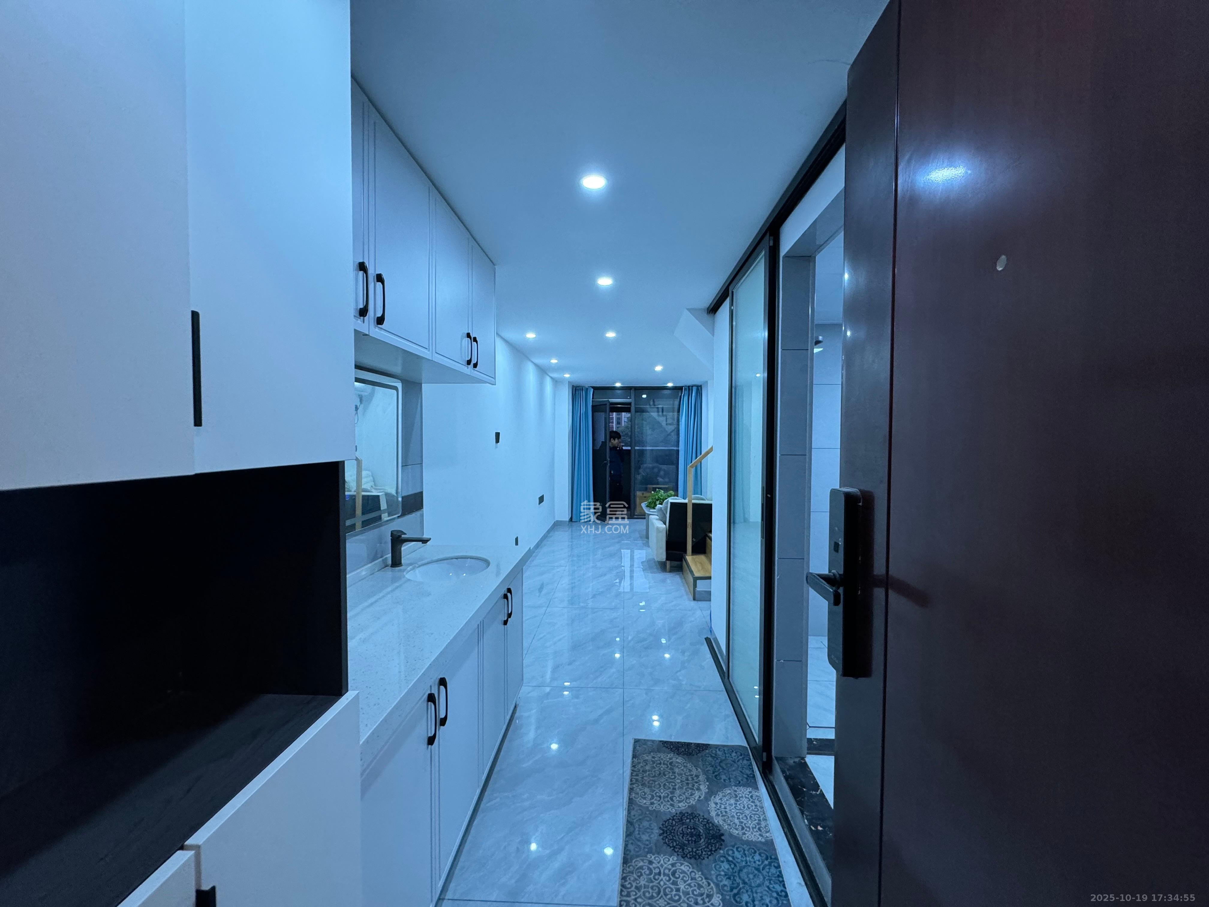 碧桂园城市之光 2室1厅1卫 2100.0元/月 碧桂园城市之光 2室1厅1卫 2100.0元/月室内图