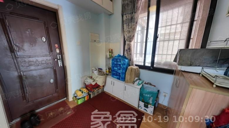 湘域城邦(湘域国际中心)  3室2厅1卫    5000.0元/月 湘域城邦(湘域国际中心)  3室2厅1卫    5000.0元/月室内图