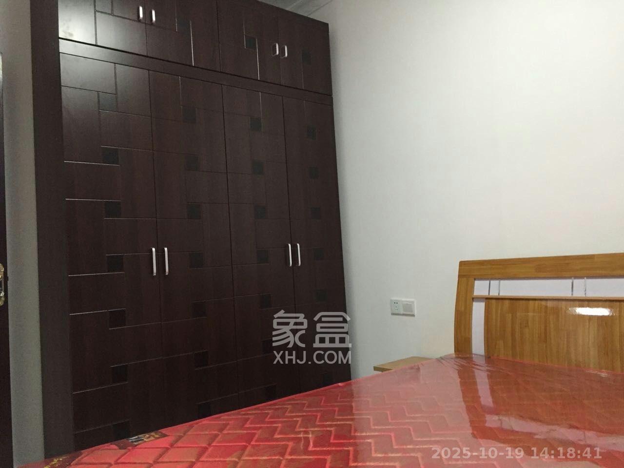 荣盛花语馨苑  2室1厅1卫    2000.0元/月室内图