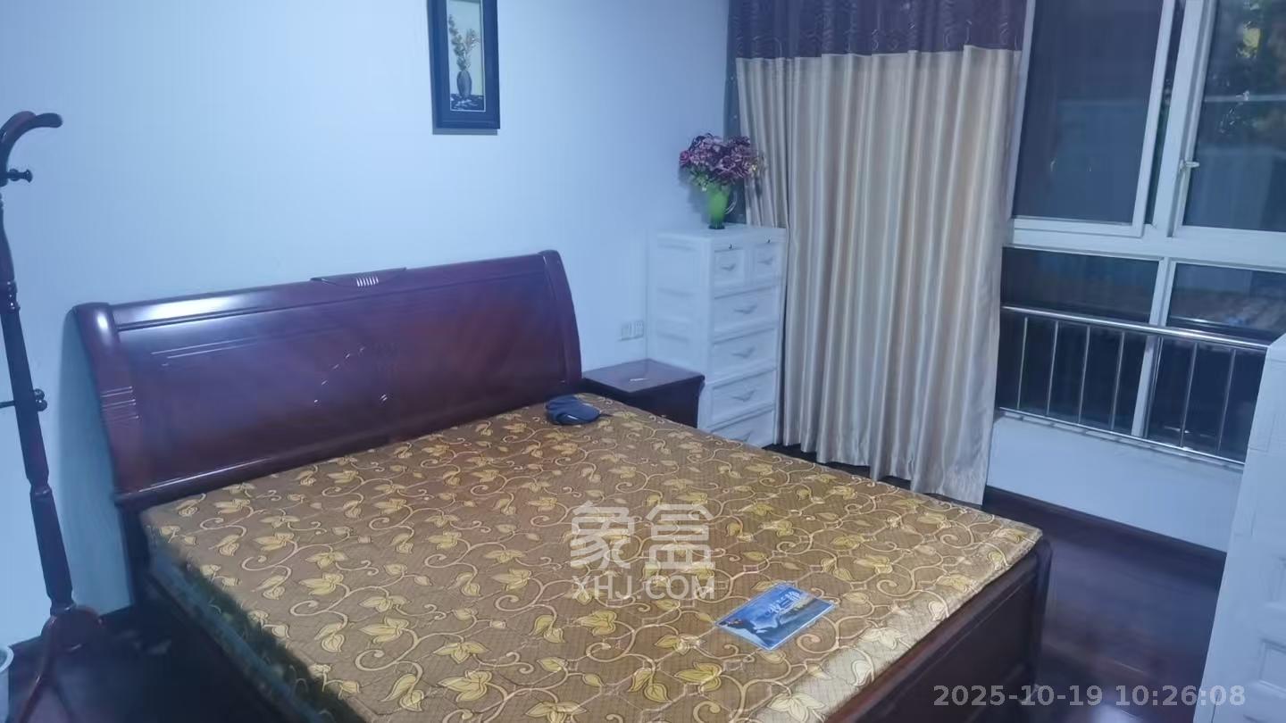 金色山庄 2室2厅2卫 2400.0元/月 金色山庄 2室2厅2卫 2400.0元/月室内图