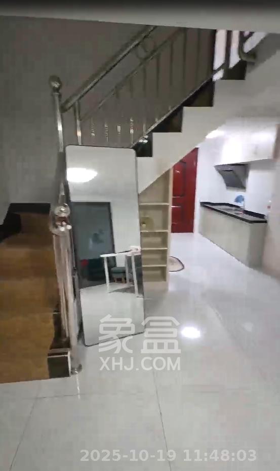 学府星城  2室1厅1卫    1600.0元/月室内图