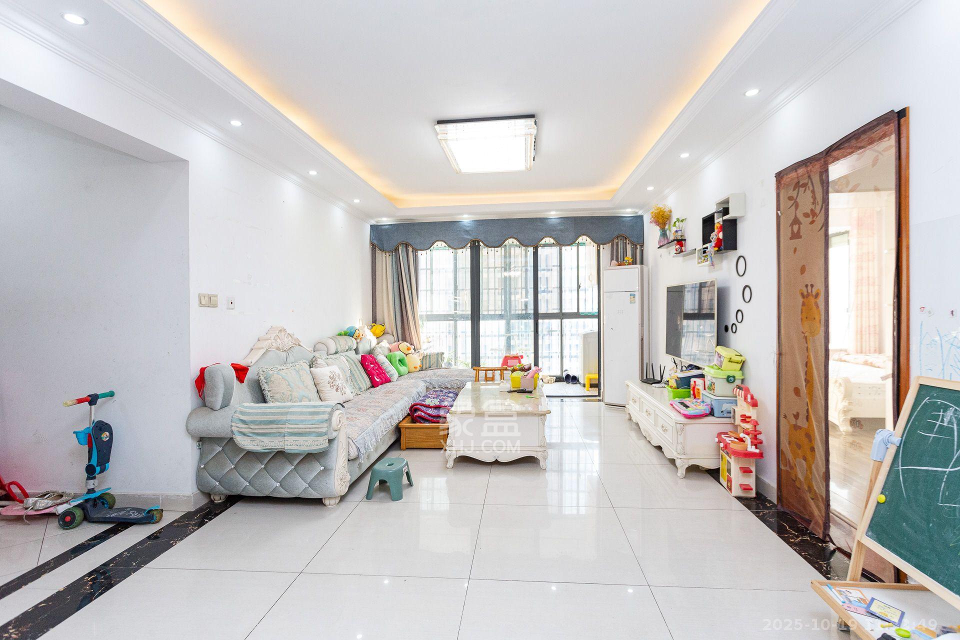 明发国际城 4室2厅2卫 2300.0元/月 明发国际城 4室2厅2卫 2300.0元/月室内图