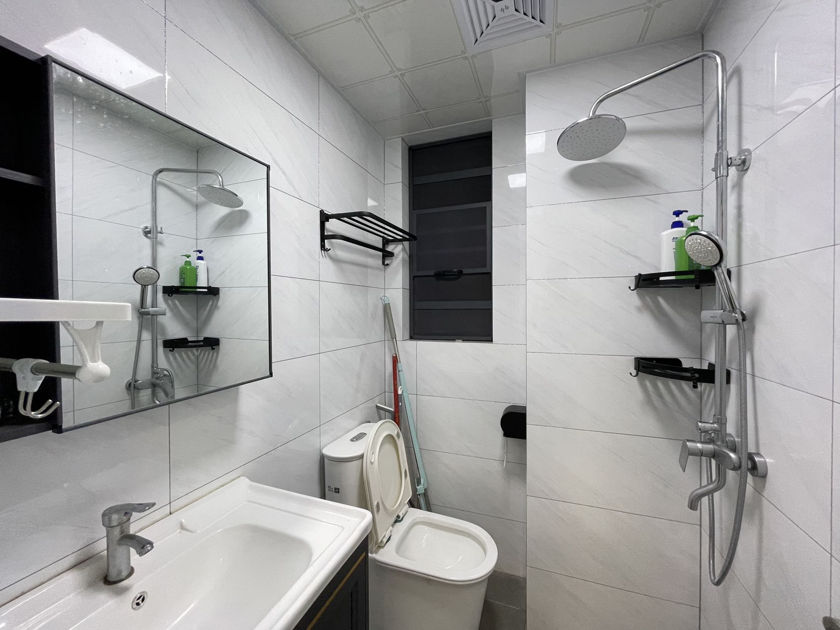 蓝城印象  2室1厅1卫    2500.0元/月室内图