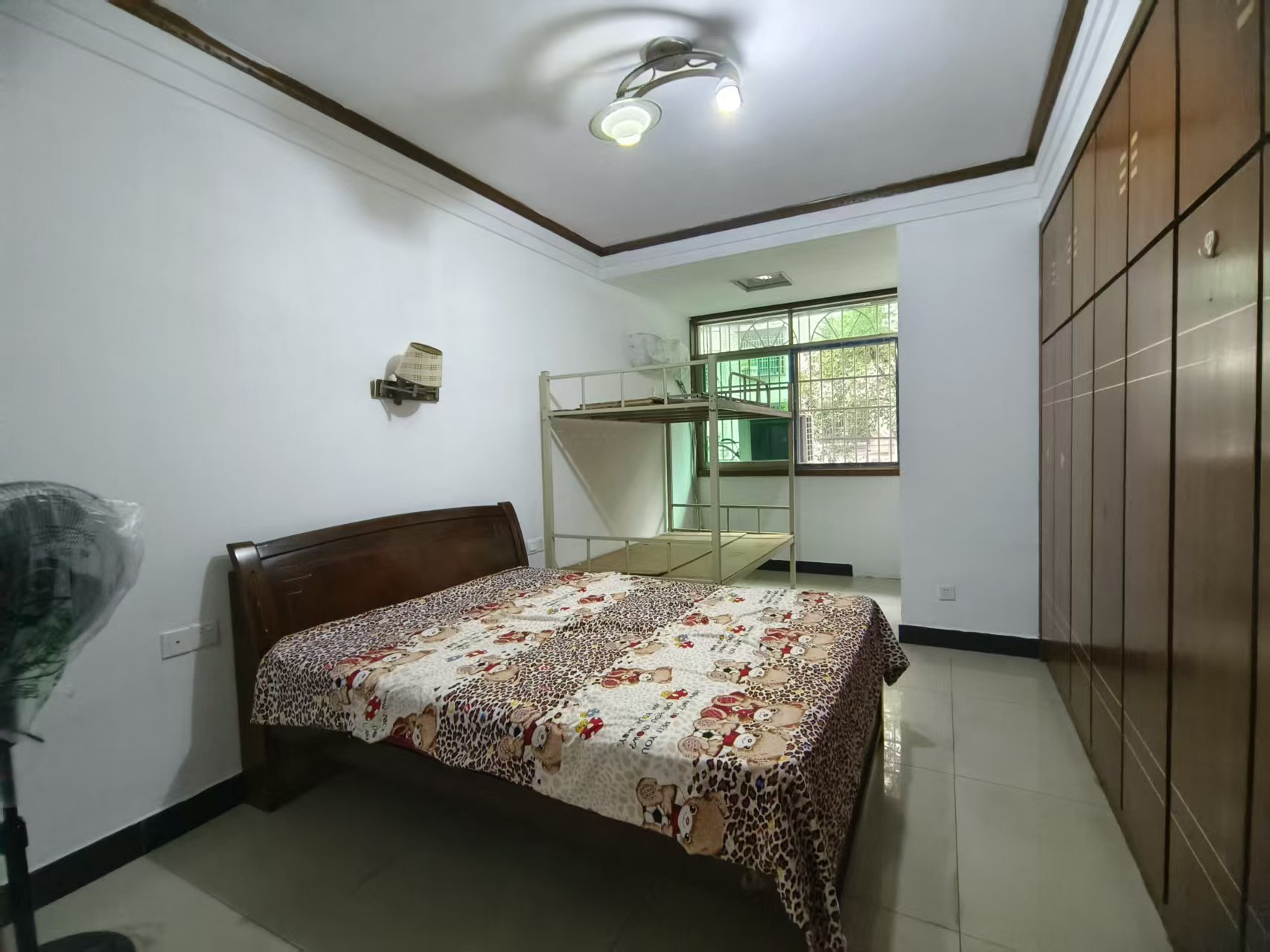 金山花园  4室2厅2卫    1500.0元/月室内图