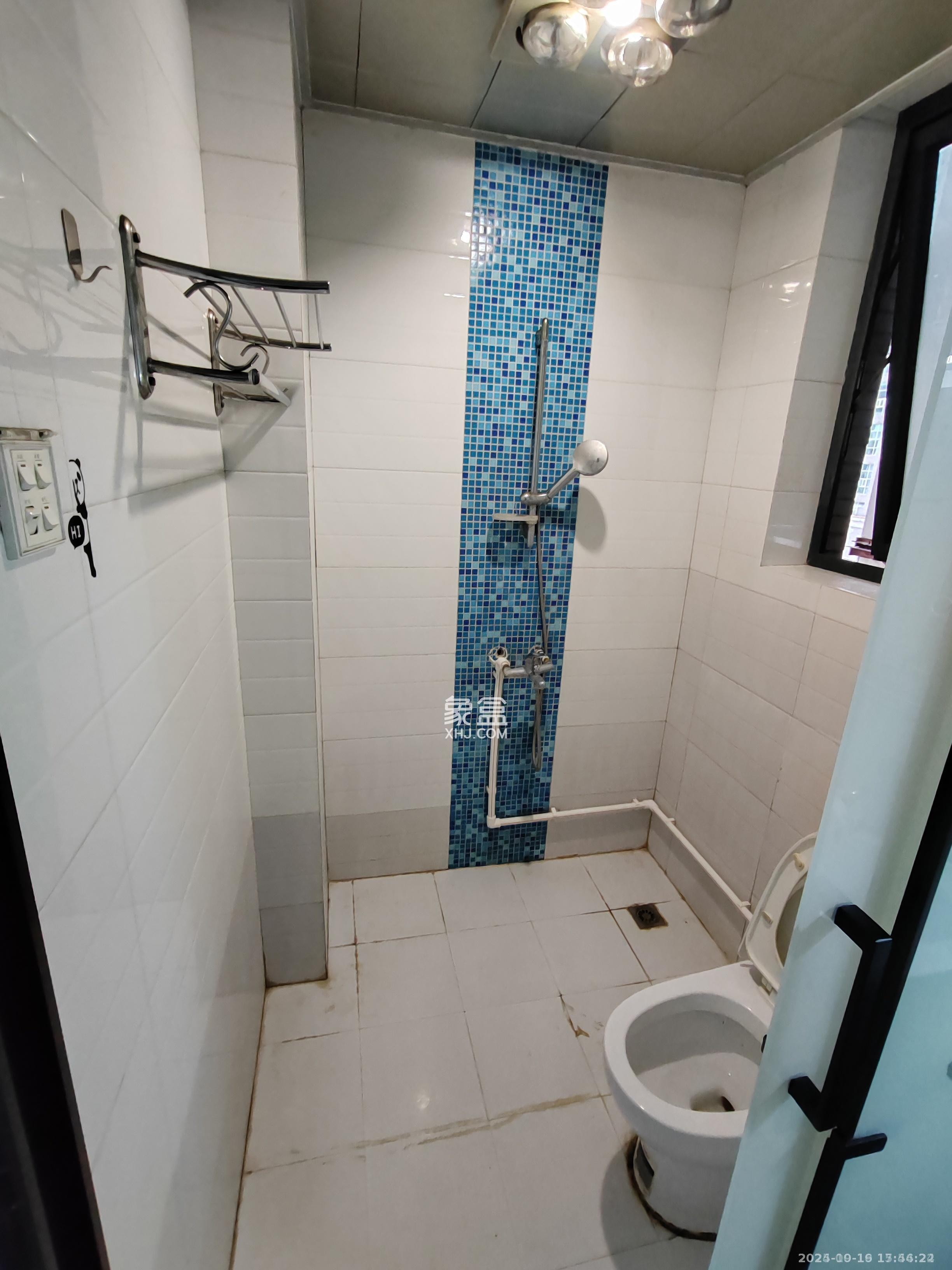 中天广场  1室1厅1卫    1800.0元/月 中天广场  1室1厅1卫    1800.0元/月室内图