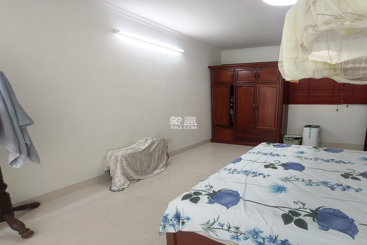 工商学院教工宿舍 3室2厅1卫 2600.0元/月 工商学院教工宿舍 3室2厅1卫 2600.0元/月室内图