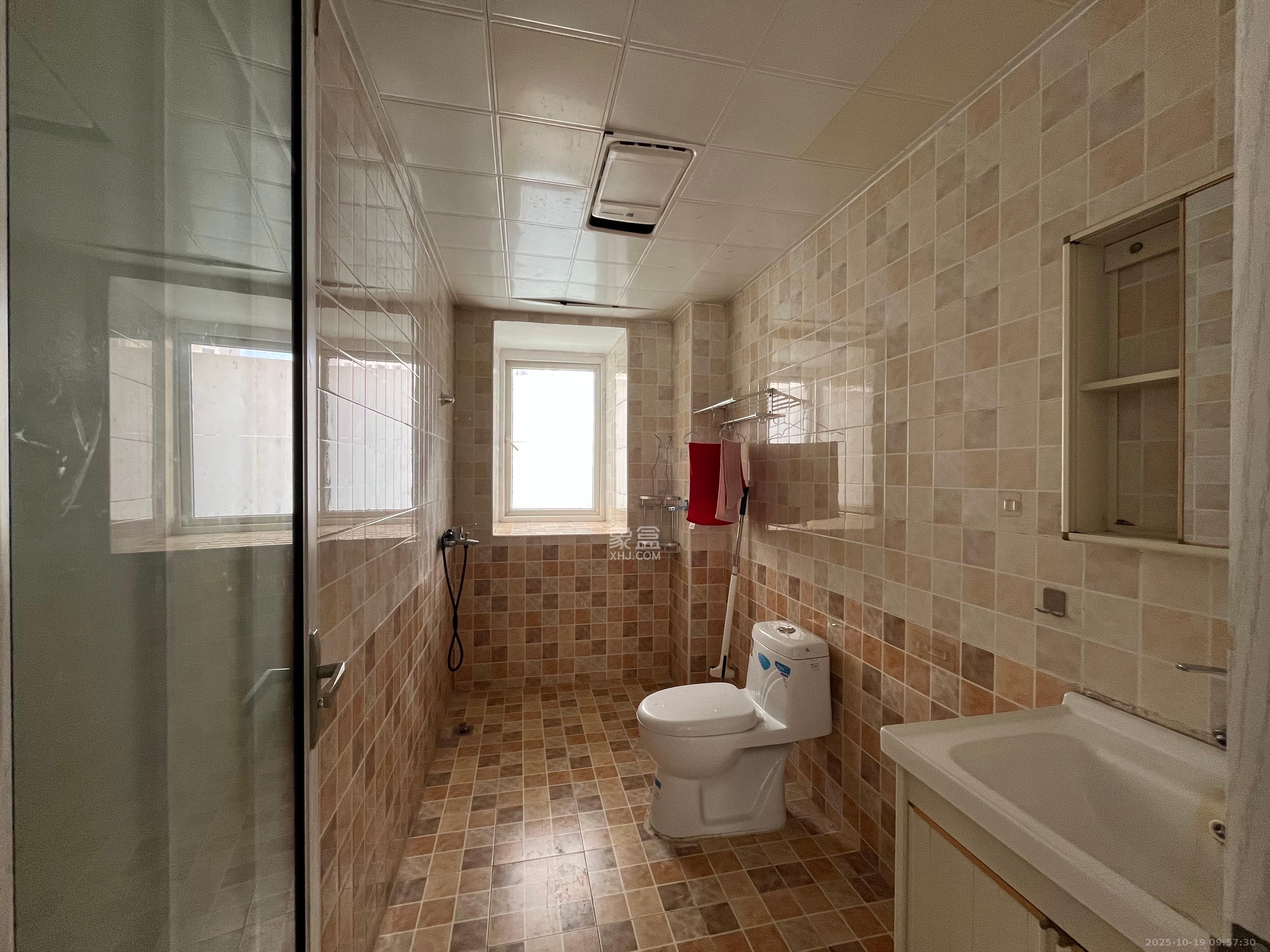 金科天悦（金科美邻汇）  3室2厅2卫    2500.0元/月室内图