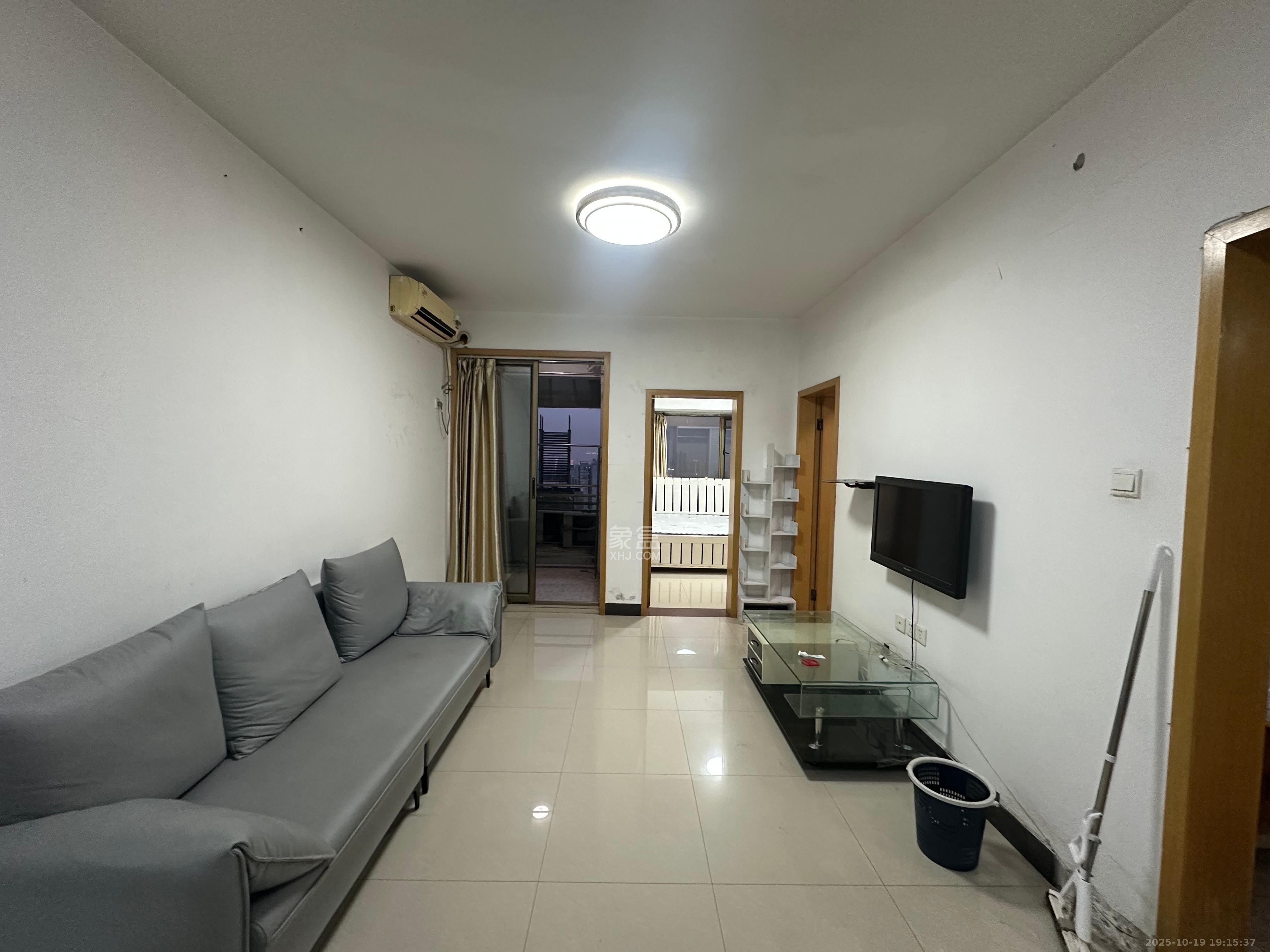 东上一品  1室0厅0卫    2600.0元/月