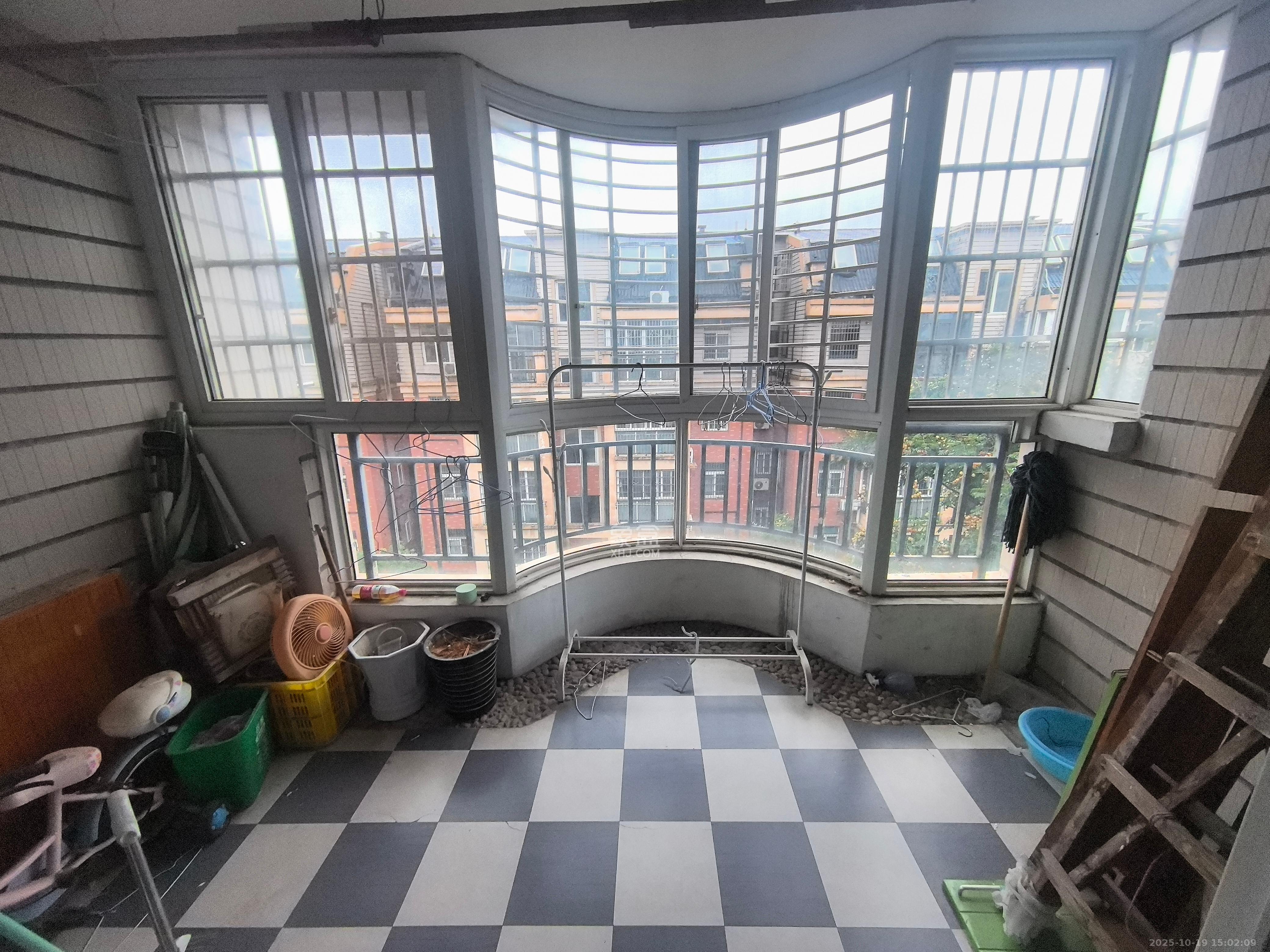 水木兰庭 3室2厅1卫 2100.0元/月 水木兰庭 3室2厅1卫 2100.0元/月室内图