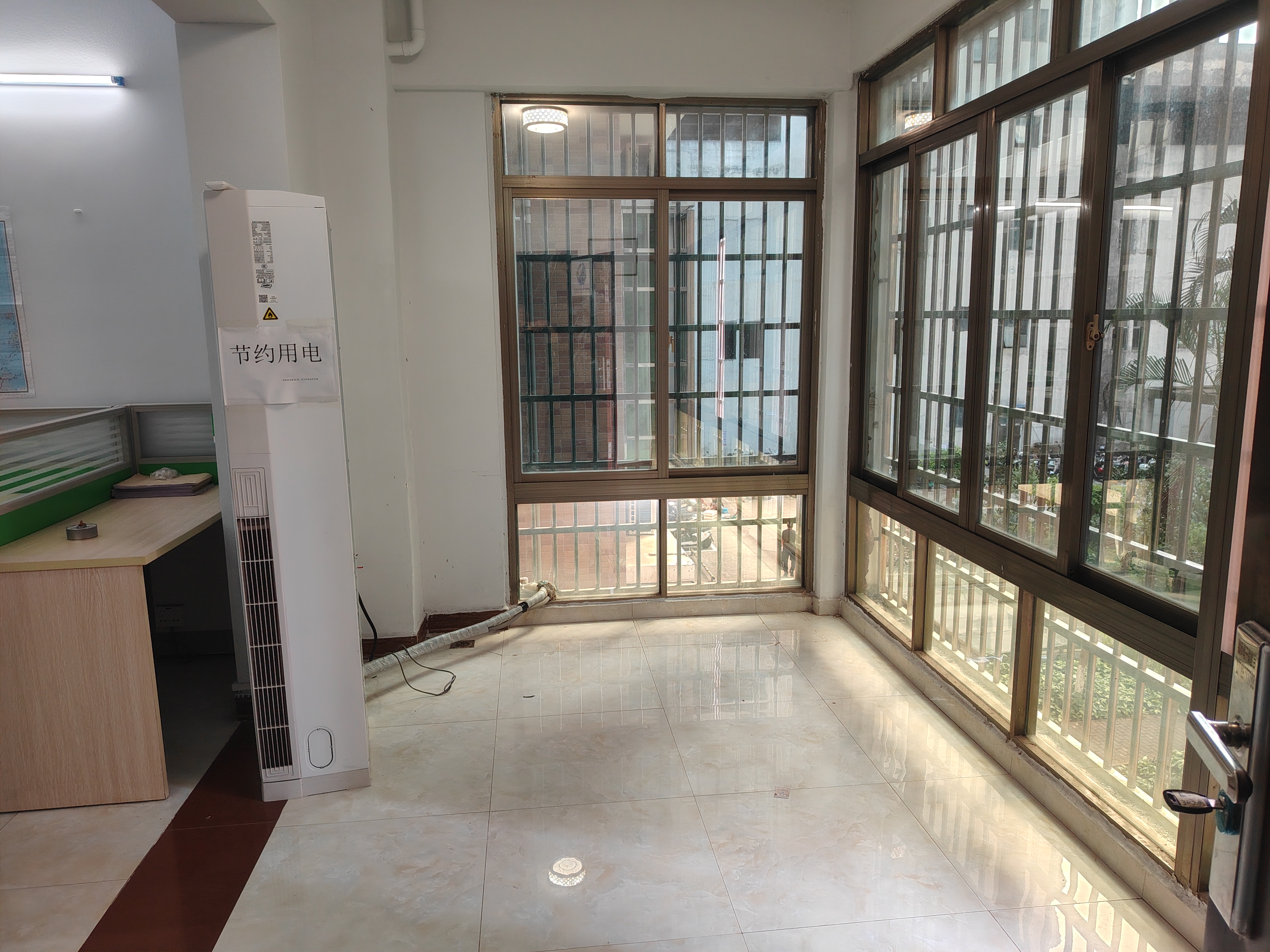 迎宾嘉园  3室2厅2卫    2600.0元/月 迎宾嘉园  3室2厅2卫    2600.0元/月室内图