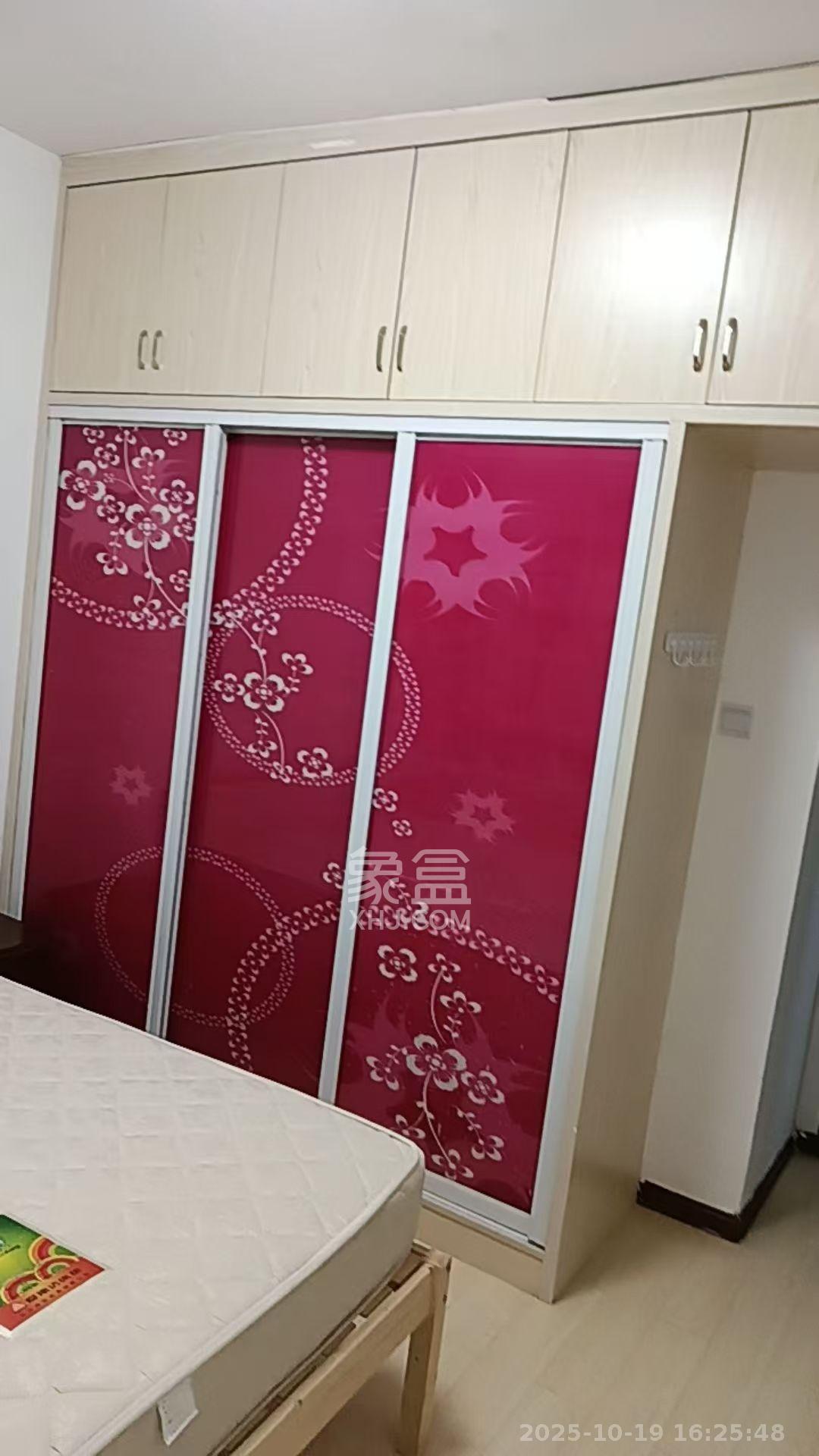 华美公寓(新猎鹰公寓)  2室1厅1卫    2000.0元/月 华美公寓(新猎鹰公寓)  2室1厅1卫    2000.0元/月室内图