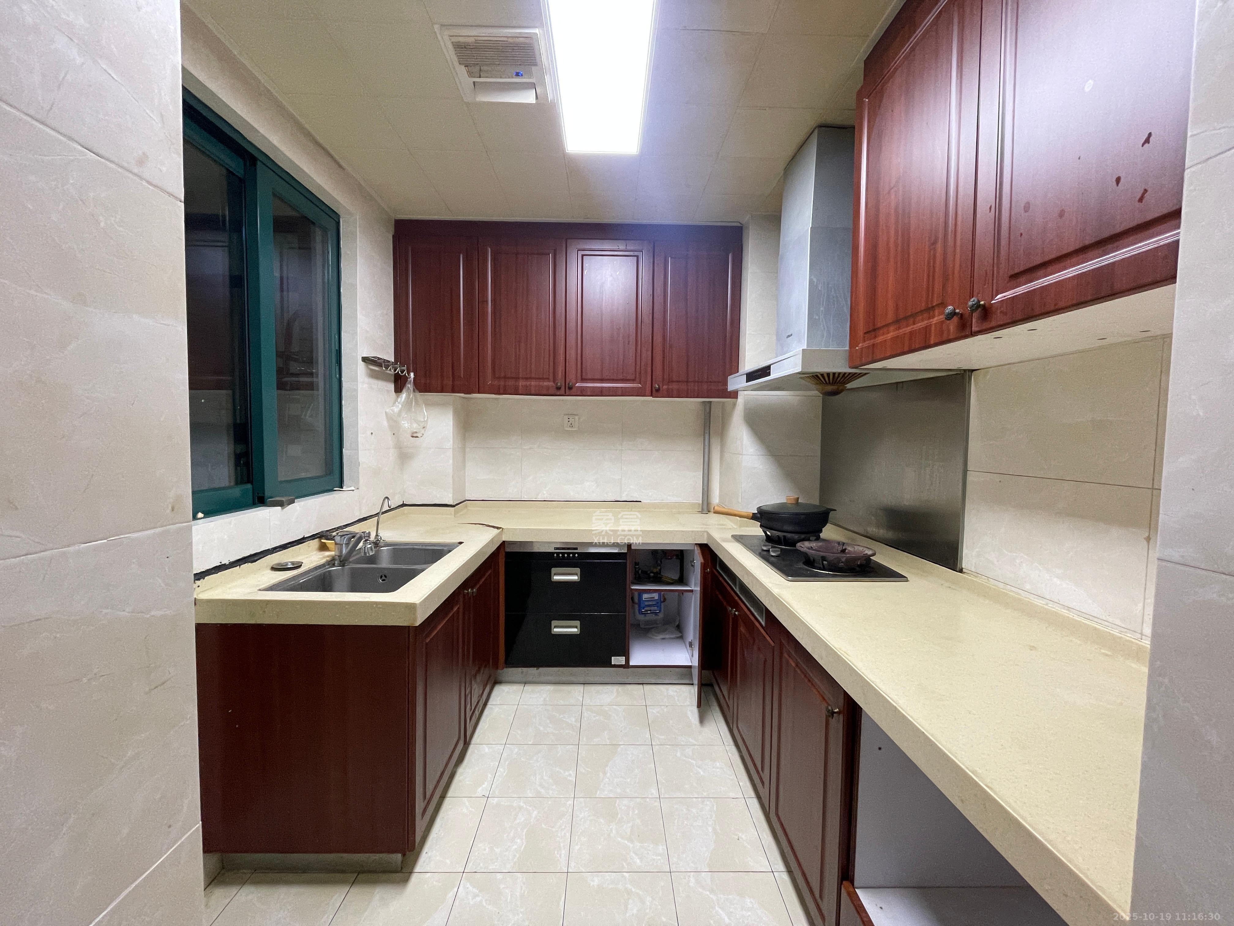 恒大翡翠华庭  2室2厅1卫    2200.0元/月室内图