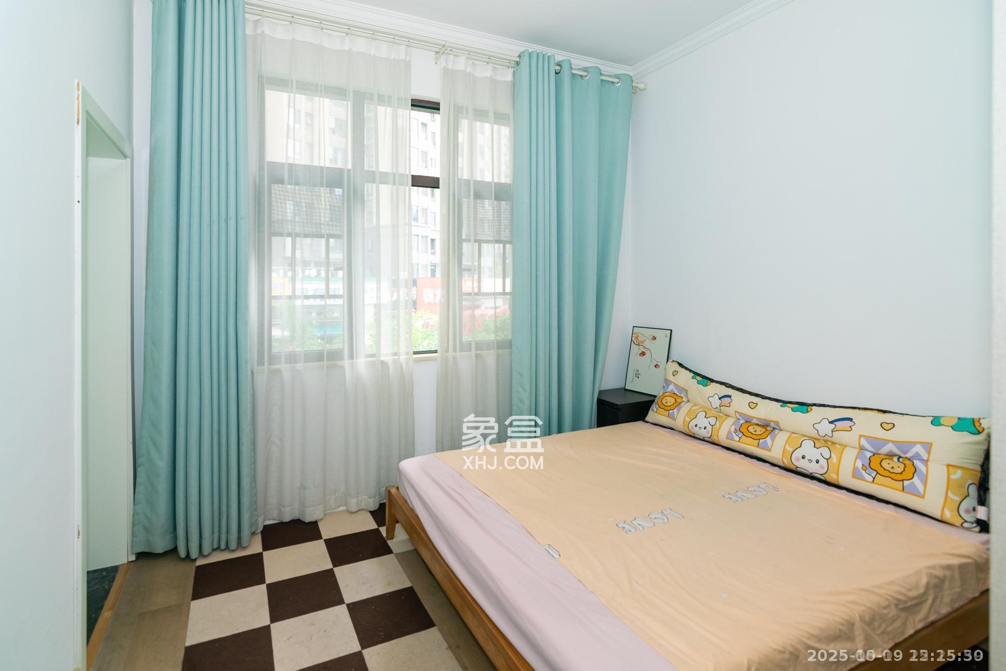 金地三千府（金地湖山樾、金地自在城）  5室2厅3卫    6500.0元/月室内图