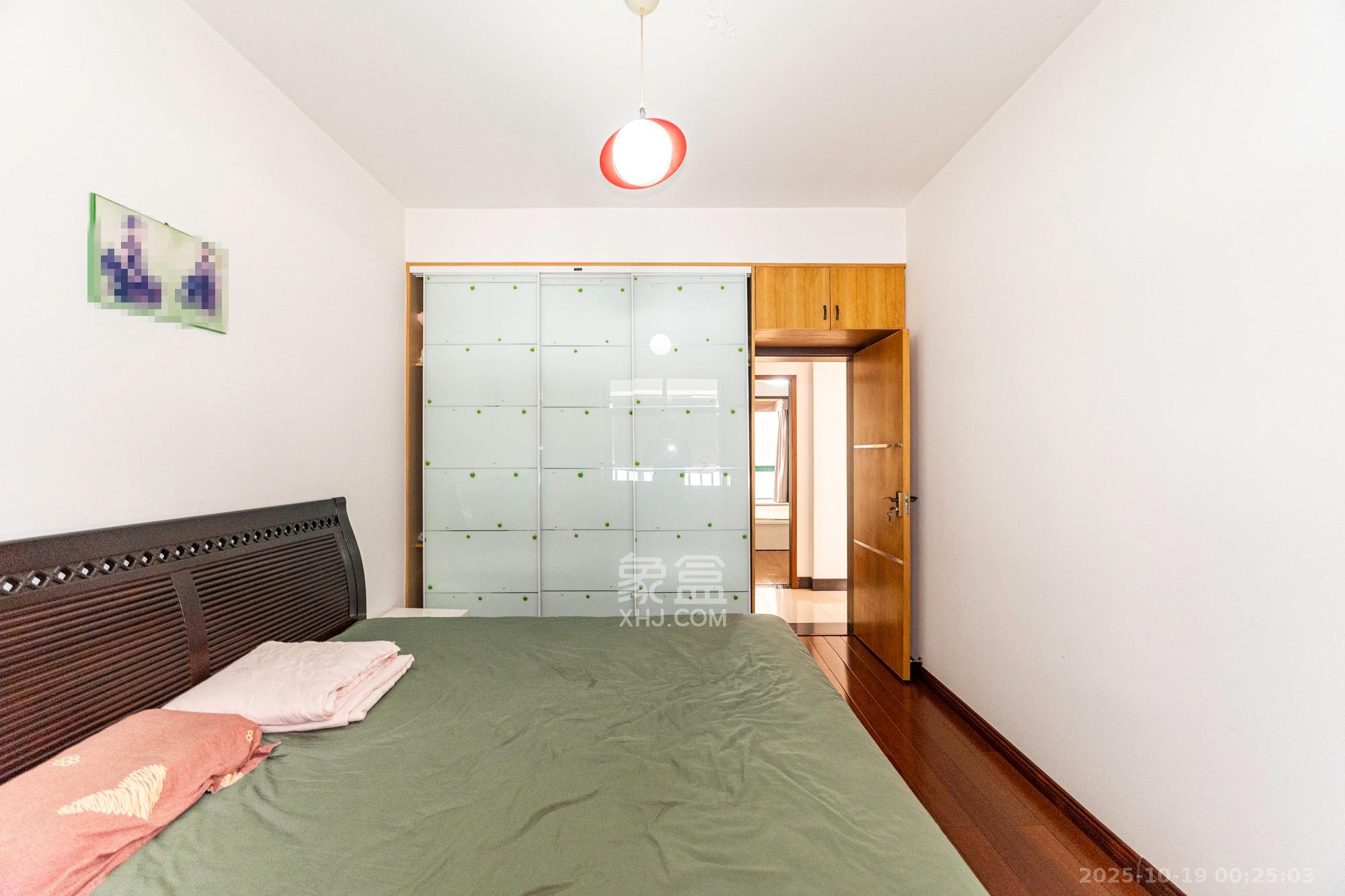 明城公寓 4室2厅2卫 89.8万 明城公寓 4室2厅2卫 89.8万卧室