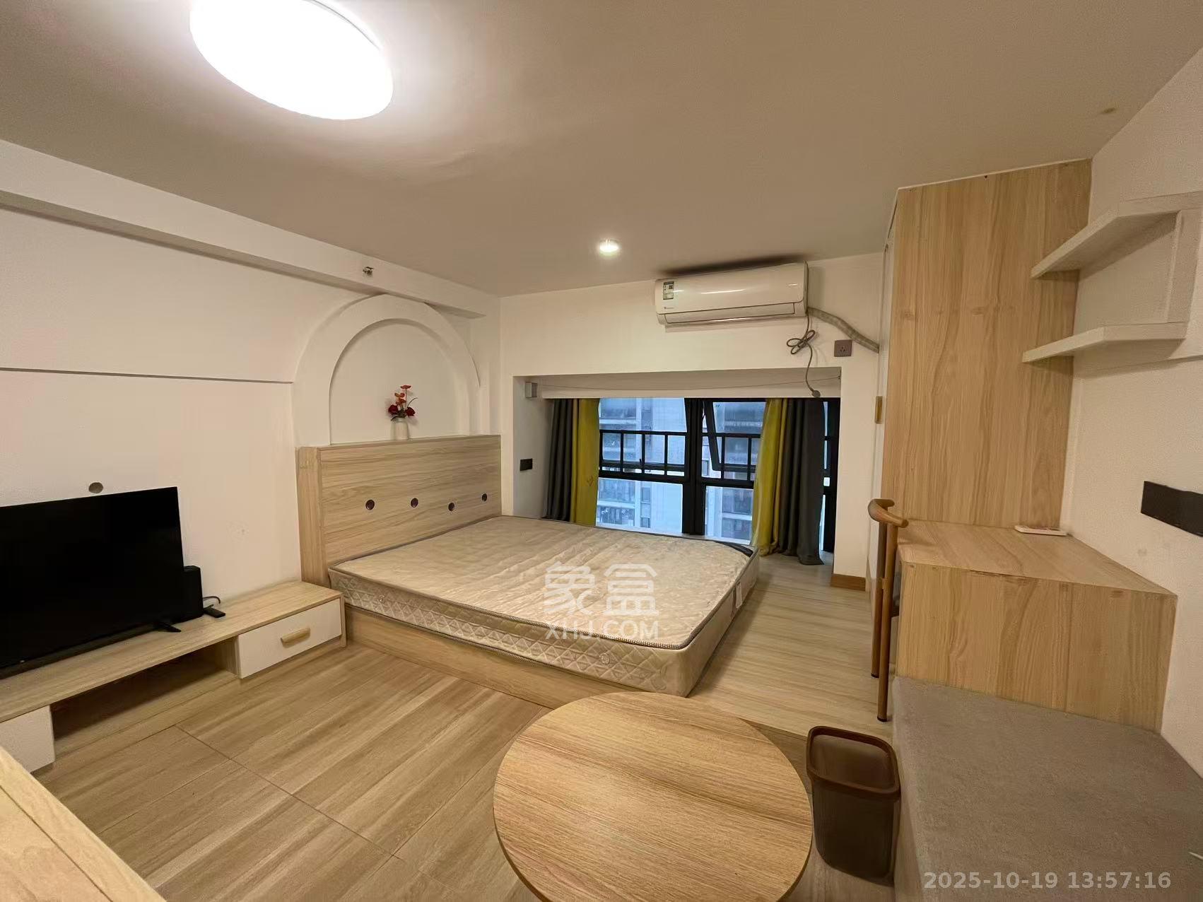 龙湖新壹城  1室1厅1卫    1500.0元/月 龙湖新壹城  1室1厅1卫    1500.0元/月室内图