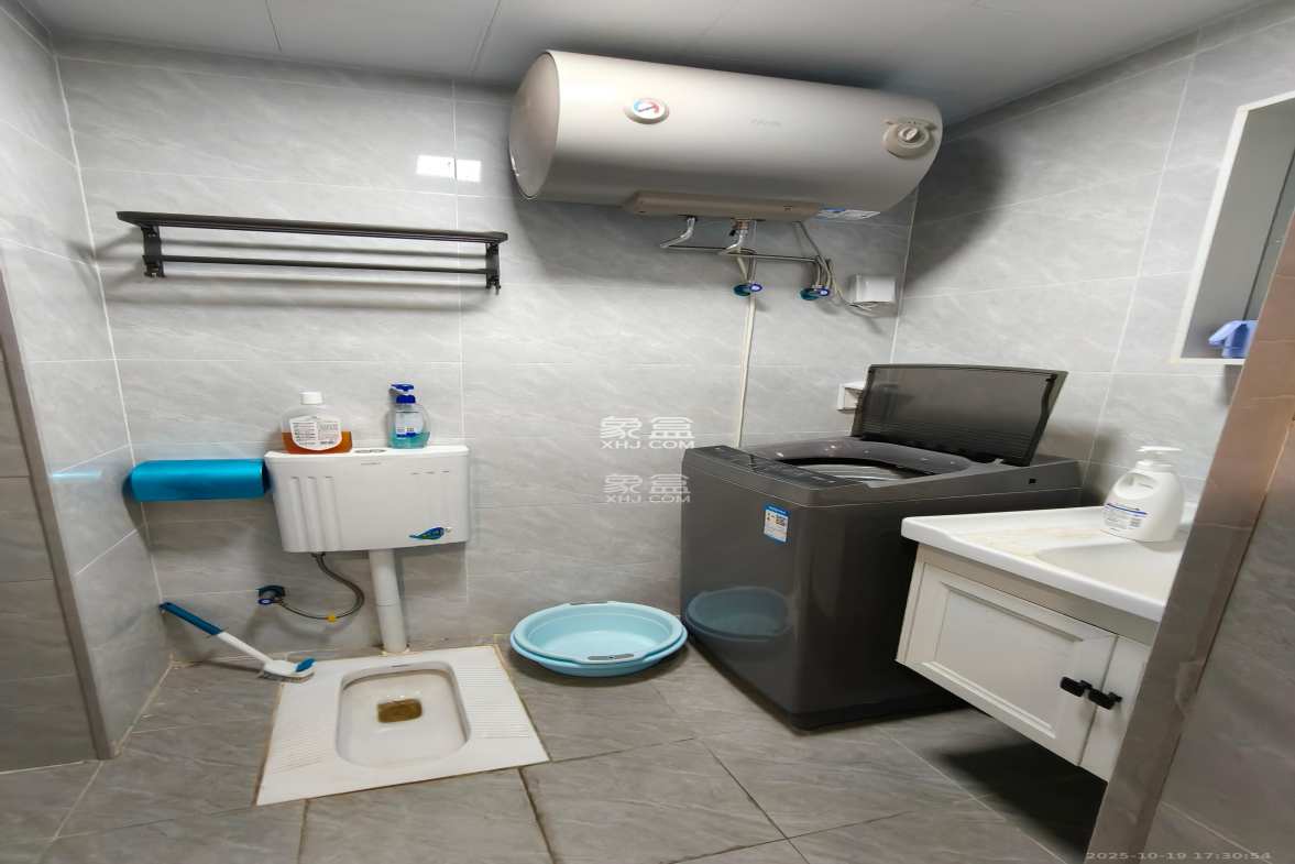 龙湖铂金岛 1室0厅1卫 1600.0元/月 龙湖铂金岛 1室0厅1卫 1600.0元/月室内图