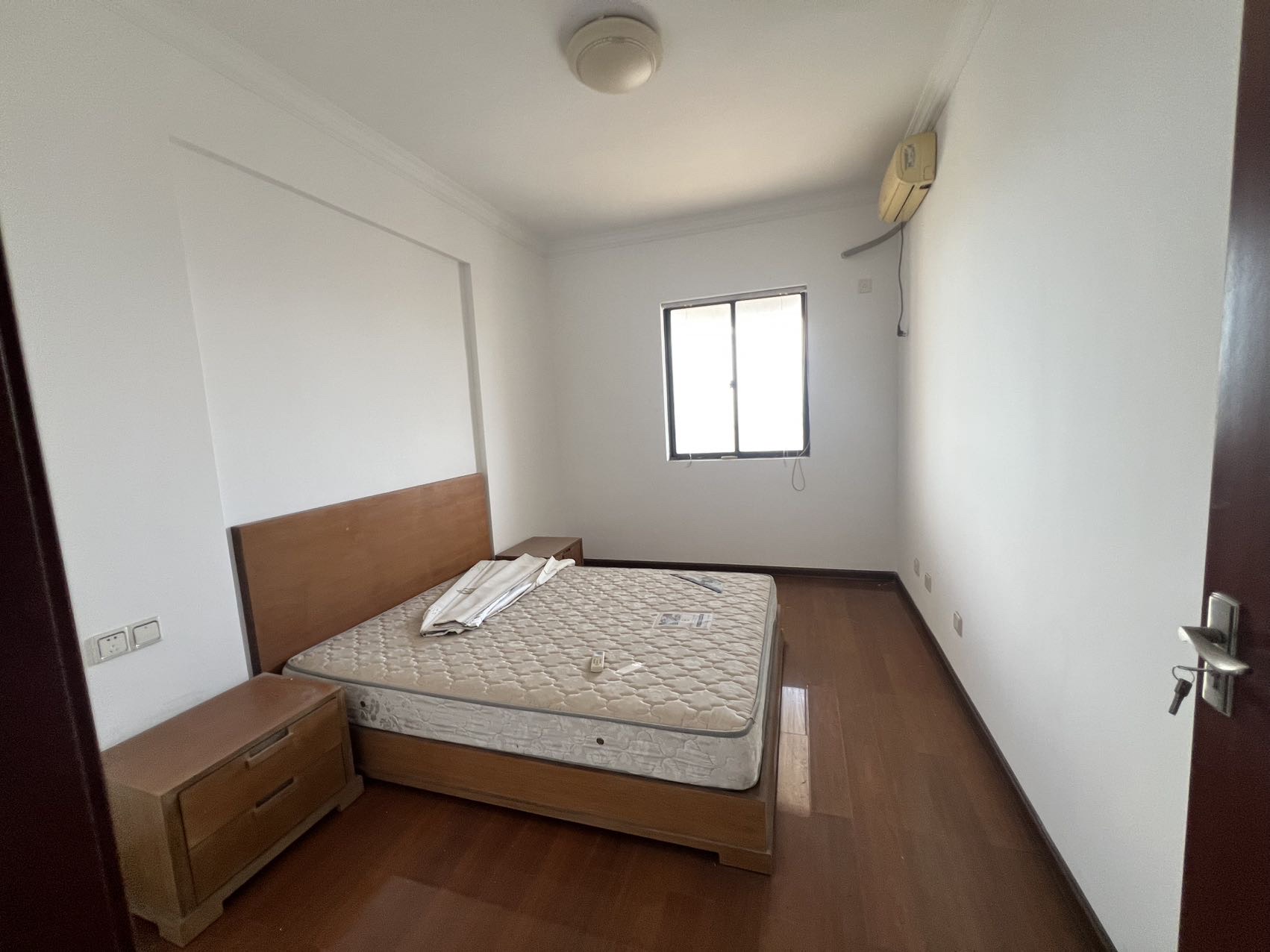 丽晶温泉海景花园一期(别名:丽晶维港、丽晶海景花园)  2室2厅2卫    150.0万 丽晶温泉海景花园一期(别名:丽晶维港、丽晶海景花园)  2室2厅2卫    150.0万客厅