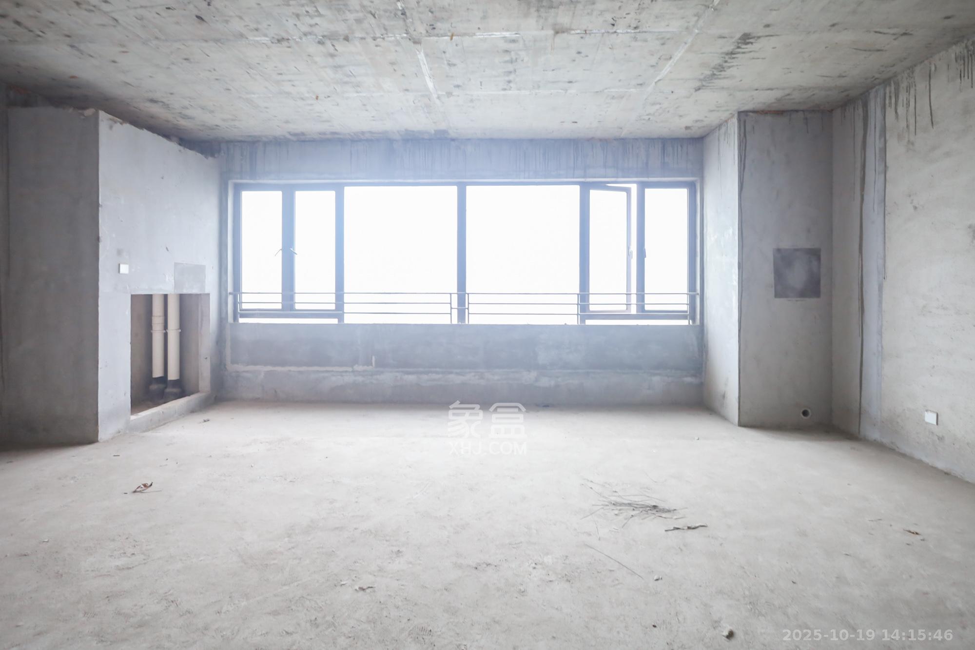 保利西海岸A区  4室2厅2卫    320.0万 保利西海岸A区  4室2厅2卫    320.0万