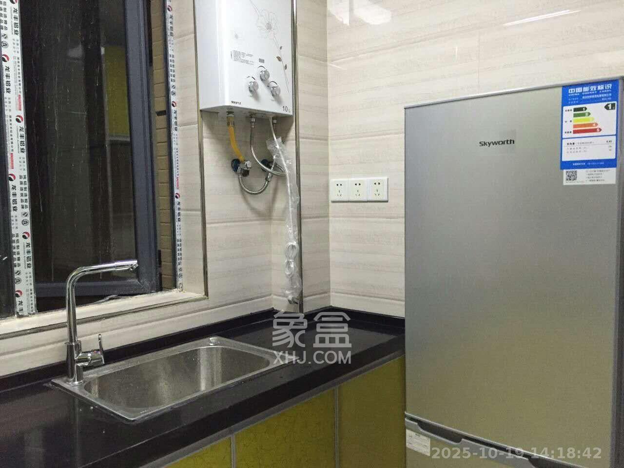 荣盛花语馨苑 2室1厅1卫 2000.0元/月 荣盛花语馨苑 2室1厅1卫 2000.0元/月室内图