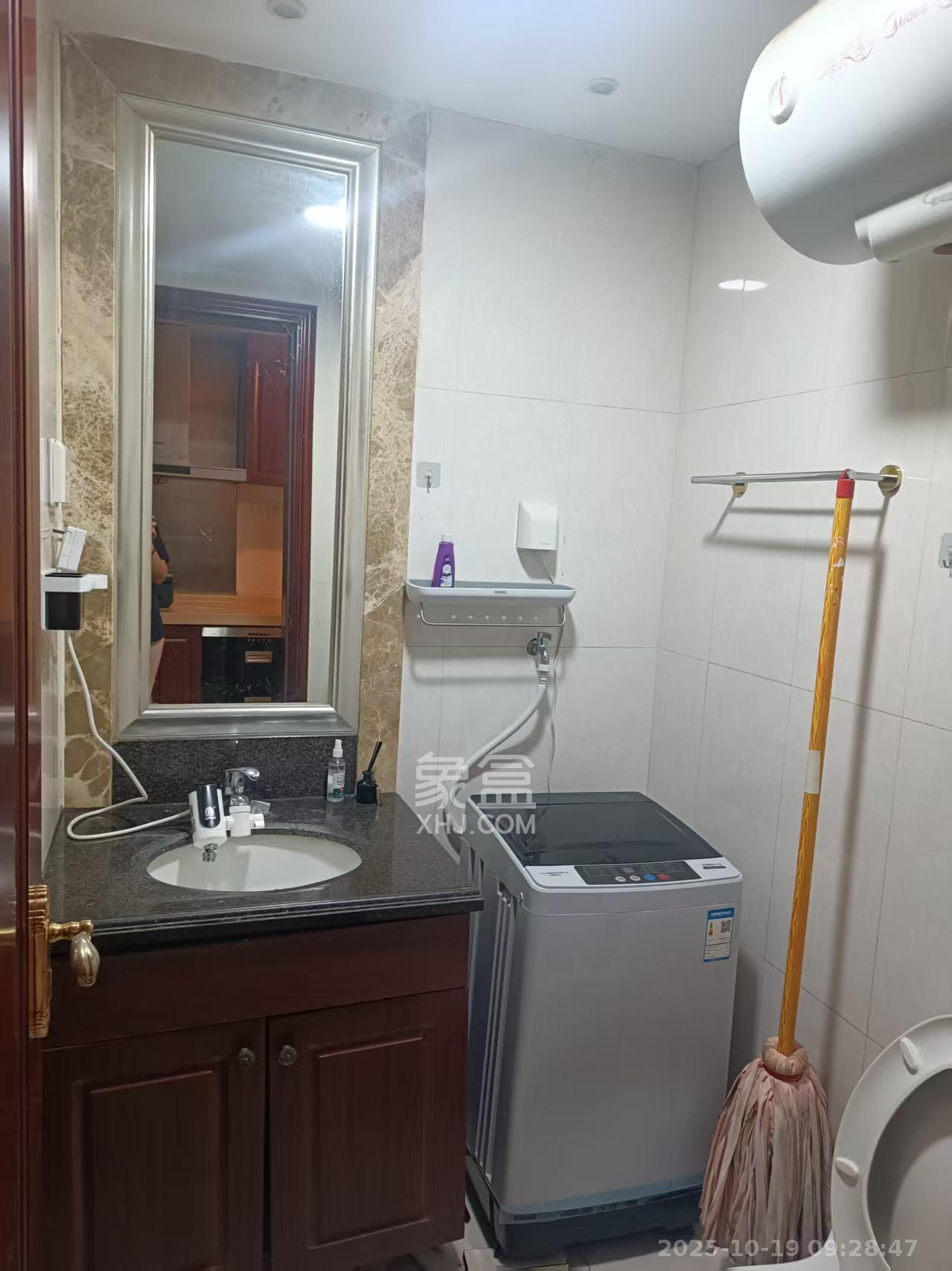 恒大华府  1室1厅1卫    1300.0元/月 恒大华府  1室1厅1卫    1300.0元/月室内图