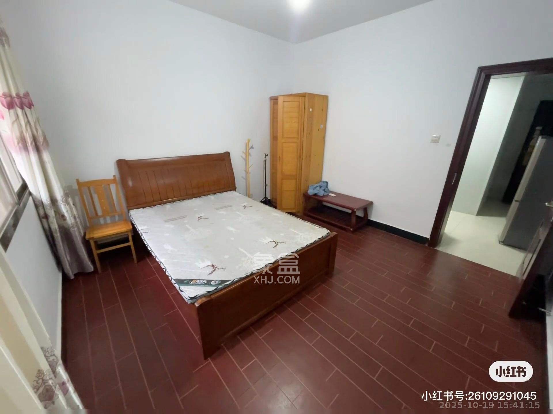 阳荷塘小区  1室1厅1卫    1100.0元/月 阳荷塘小区  1室1厅1卫    1100.0元/月室内图1