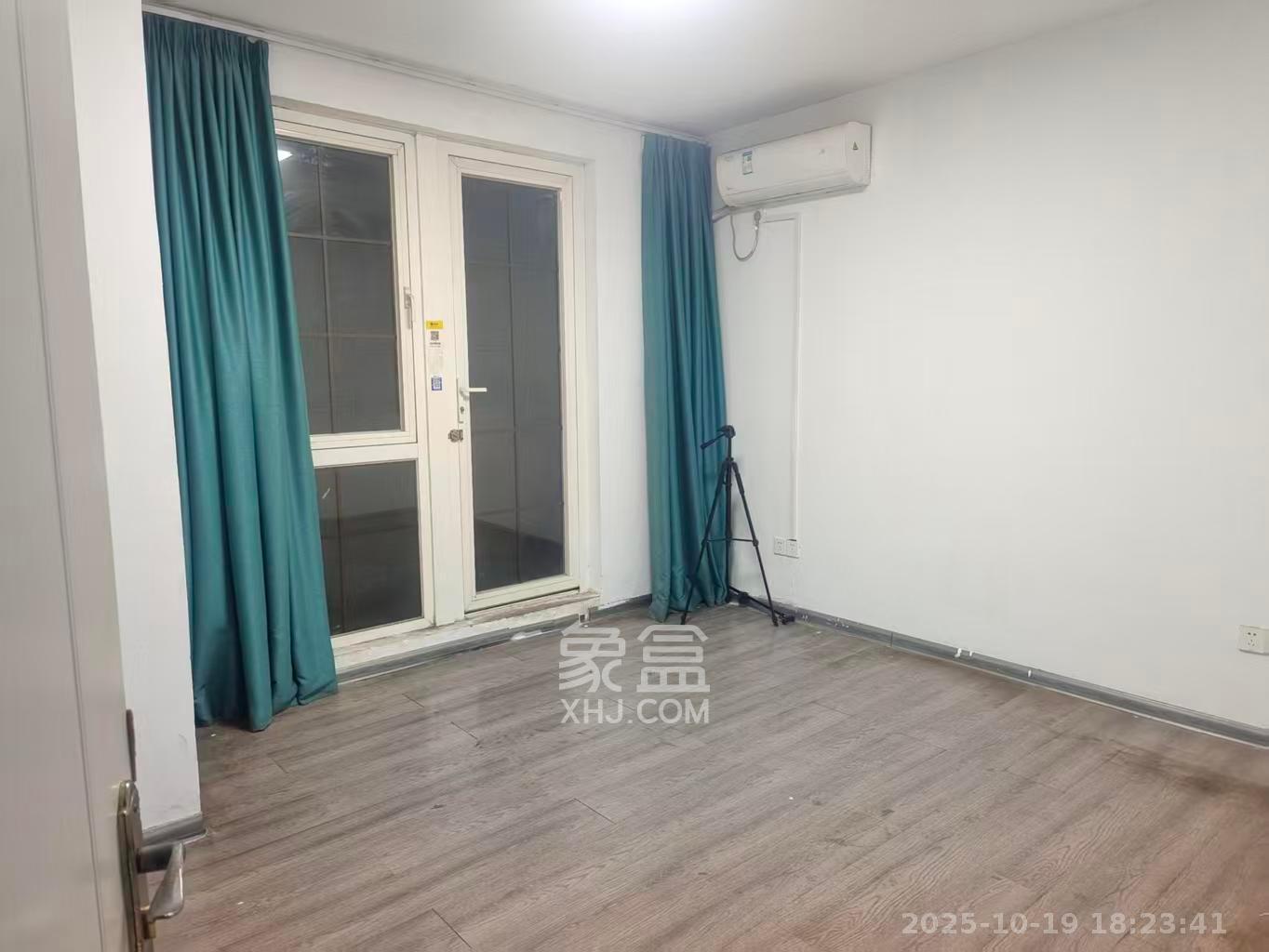 美洲故事别墅 6室3厅2卫 7000.0元/月 美洲故事别墅 6室3厅2卫 7000.0元/月室内图