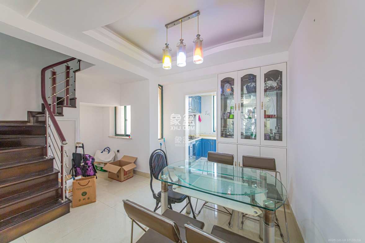 盛世康城 4室3厅3卫 1700.0元/月 盛世康城 4室3厅3卫 1700.0元/月室内图