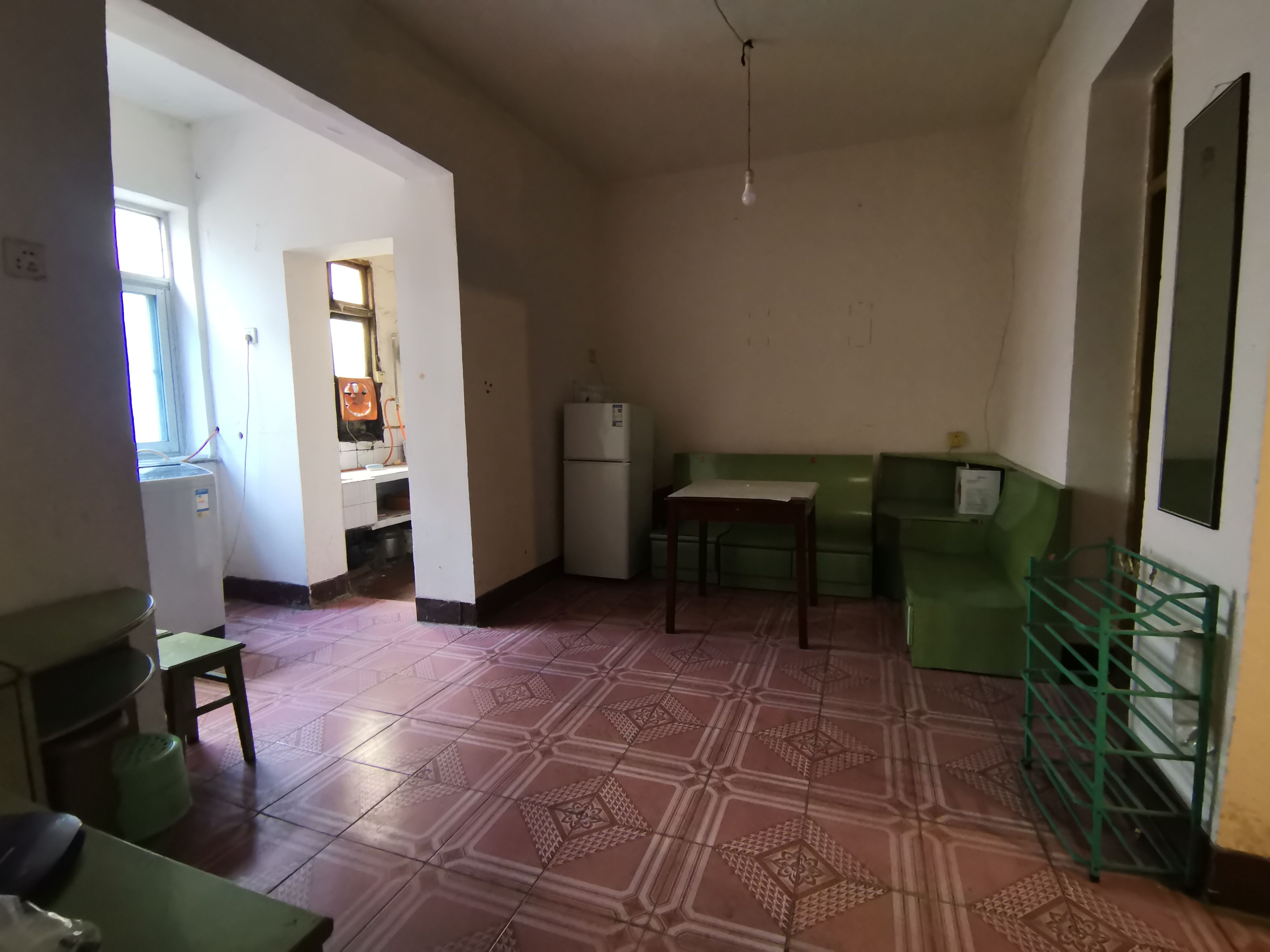 娄底人文师范学院家属楼  1室0厅0卫    35.8万