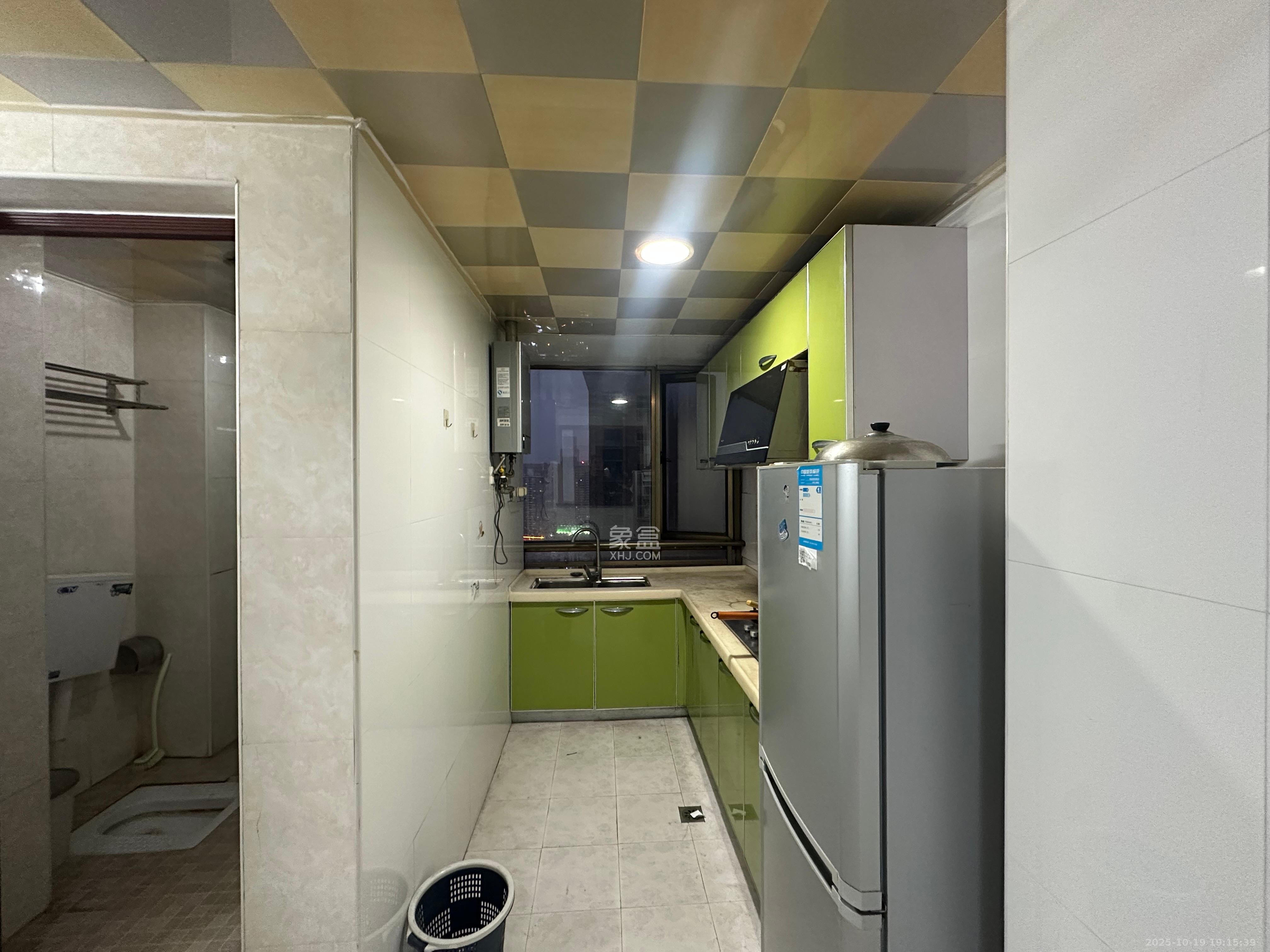 东上一品 1室0厅0卫 2600.0元/月 东上一品 1室0厅0卫 2600.0元/月室内图