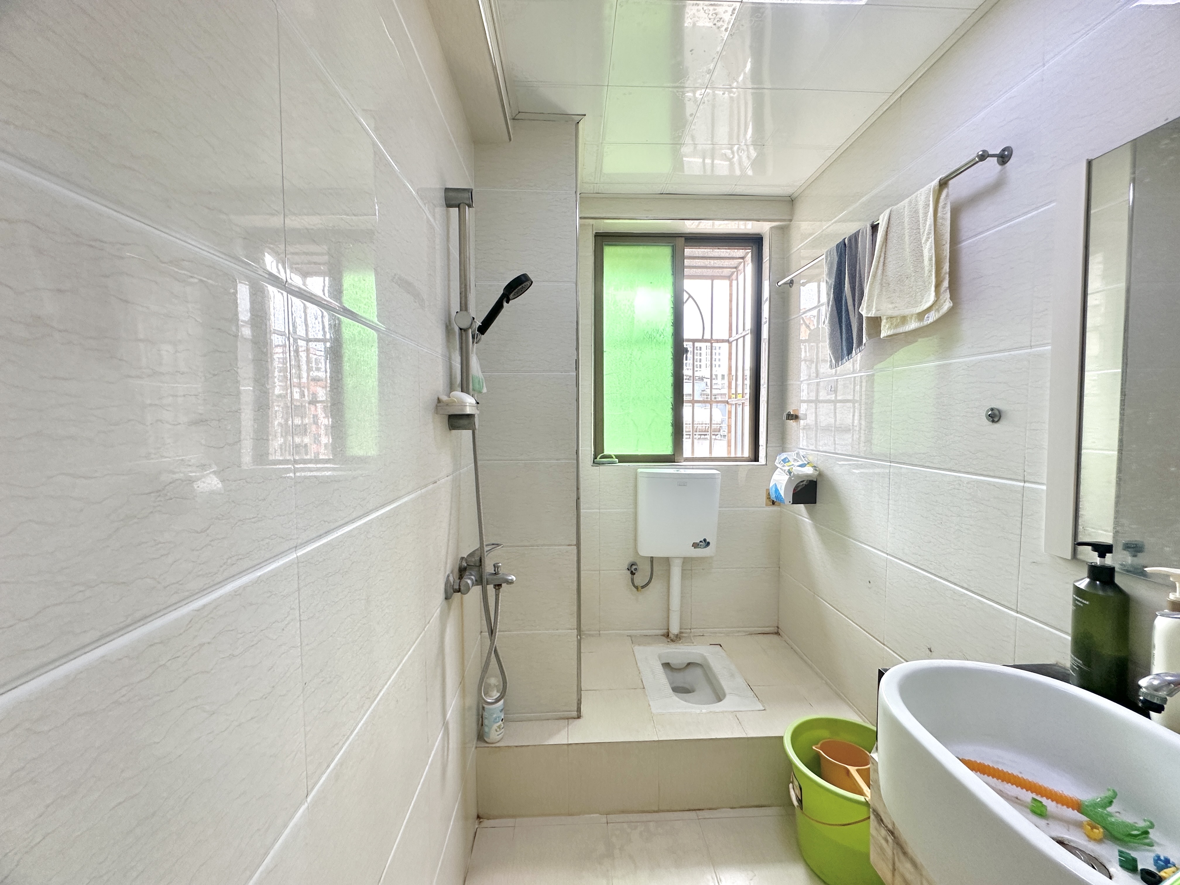 山高经典（山高村）  3室1厅2卫    70.0万客厅