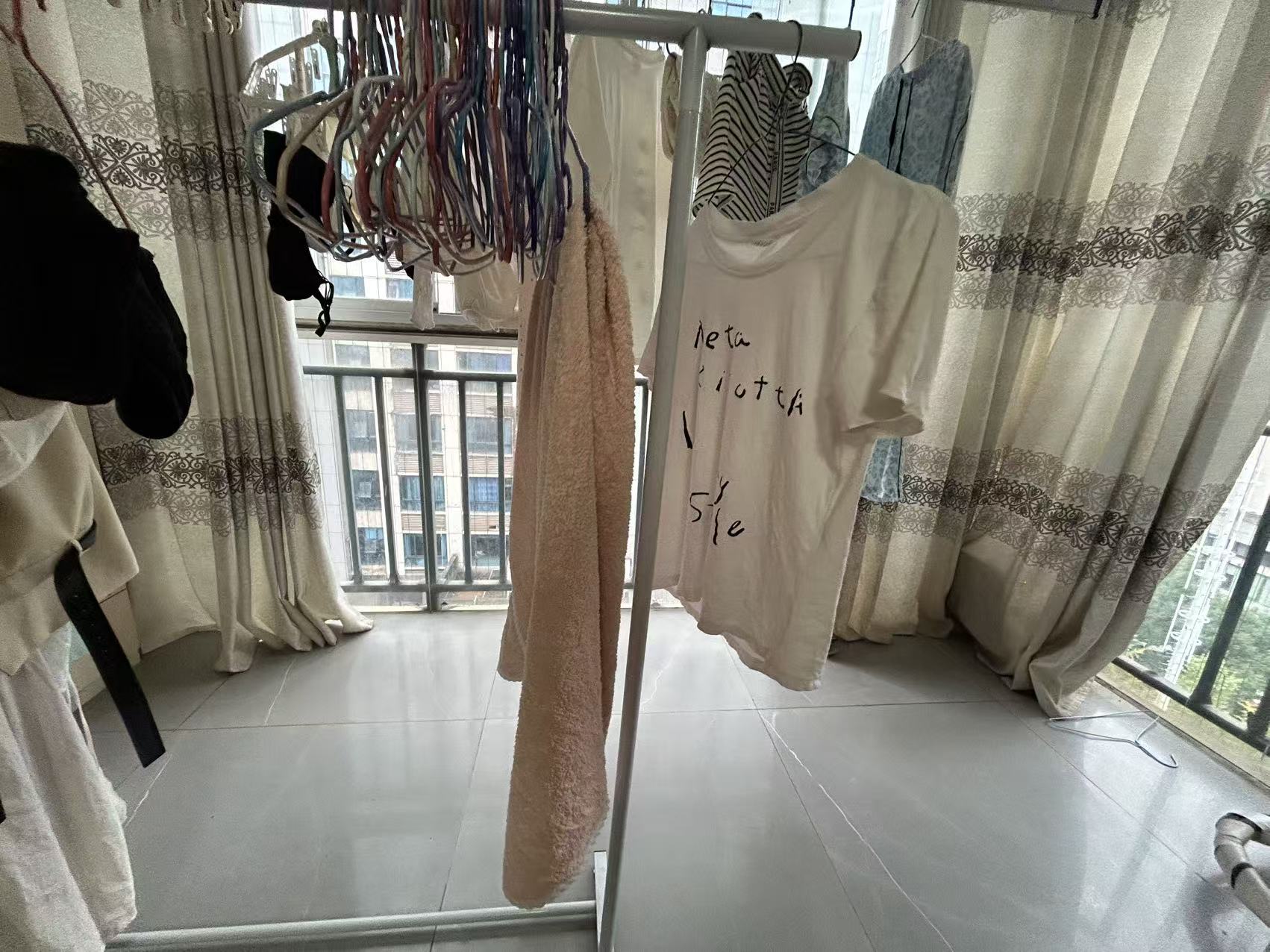 城市风景  2室2厅1卫    42.8万室内图