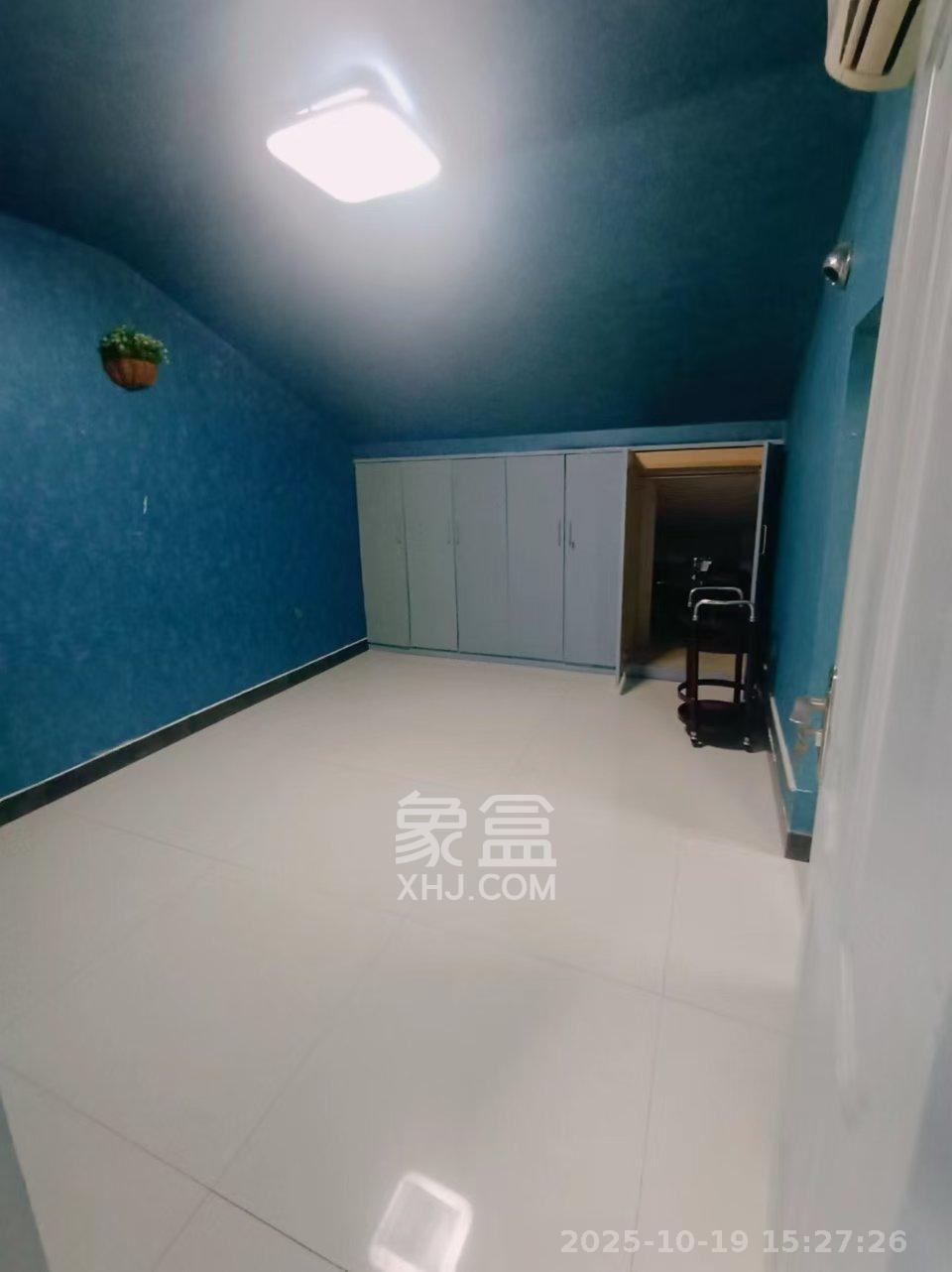 鸿铭中心  3室1厅1卫    3800.0元/月室内图