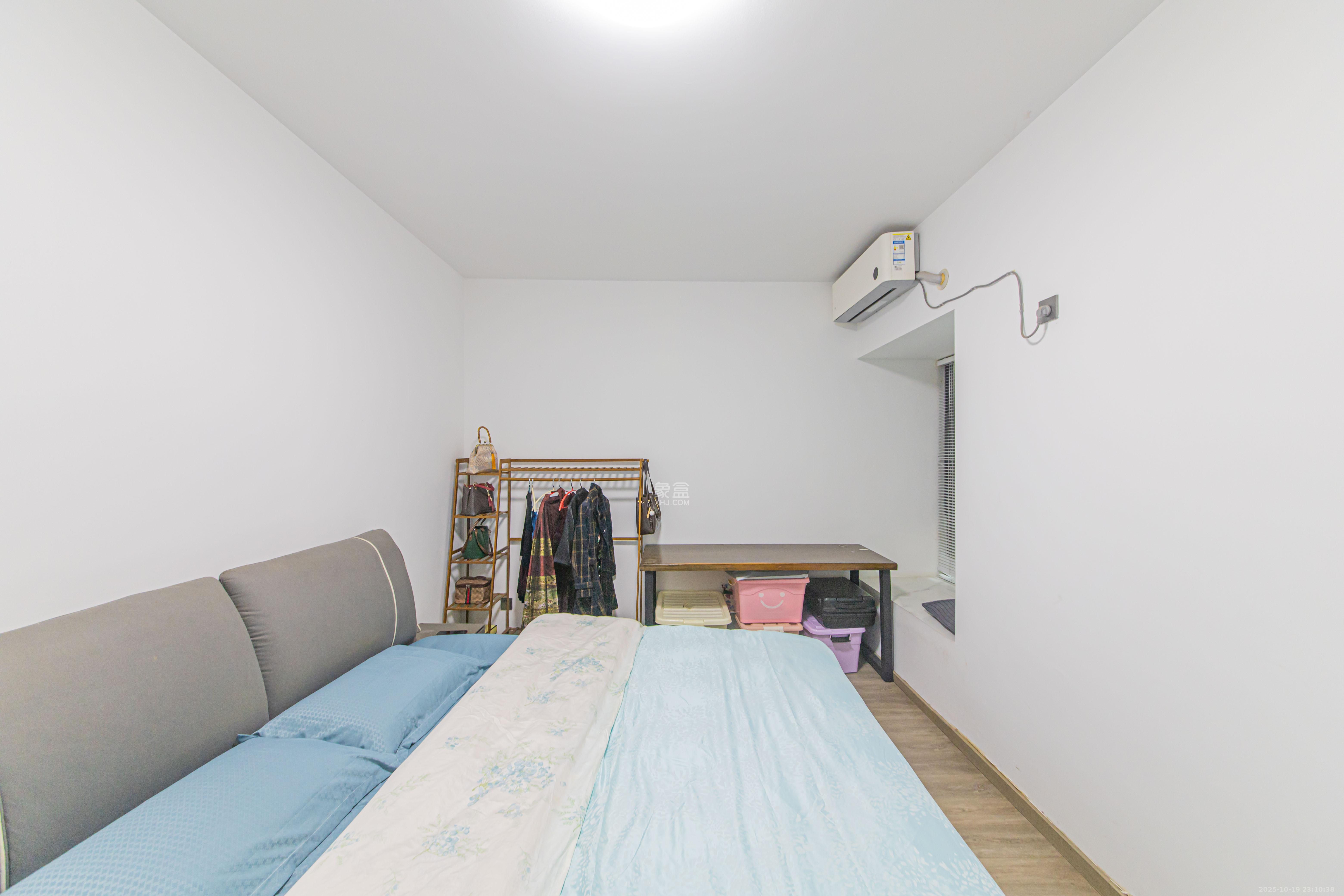 中信文化广场（中信新城二期）  2室2厅1卫    58.0万卧室