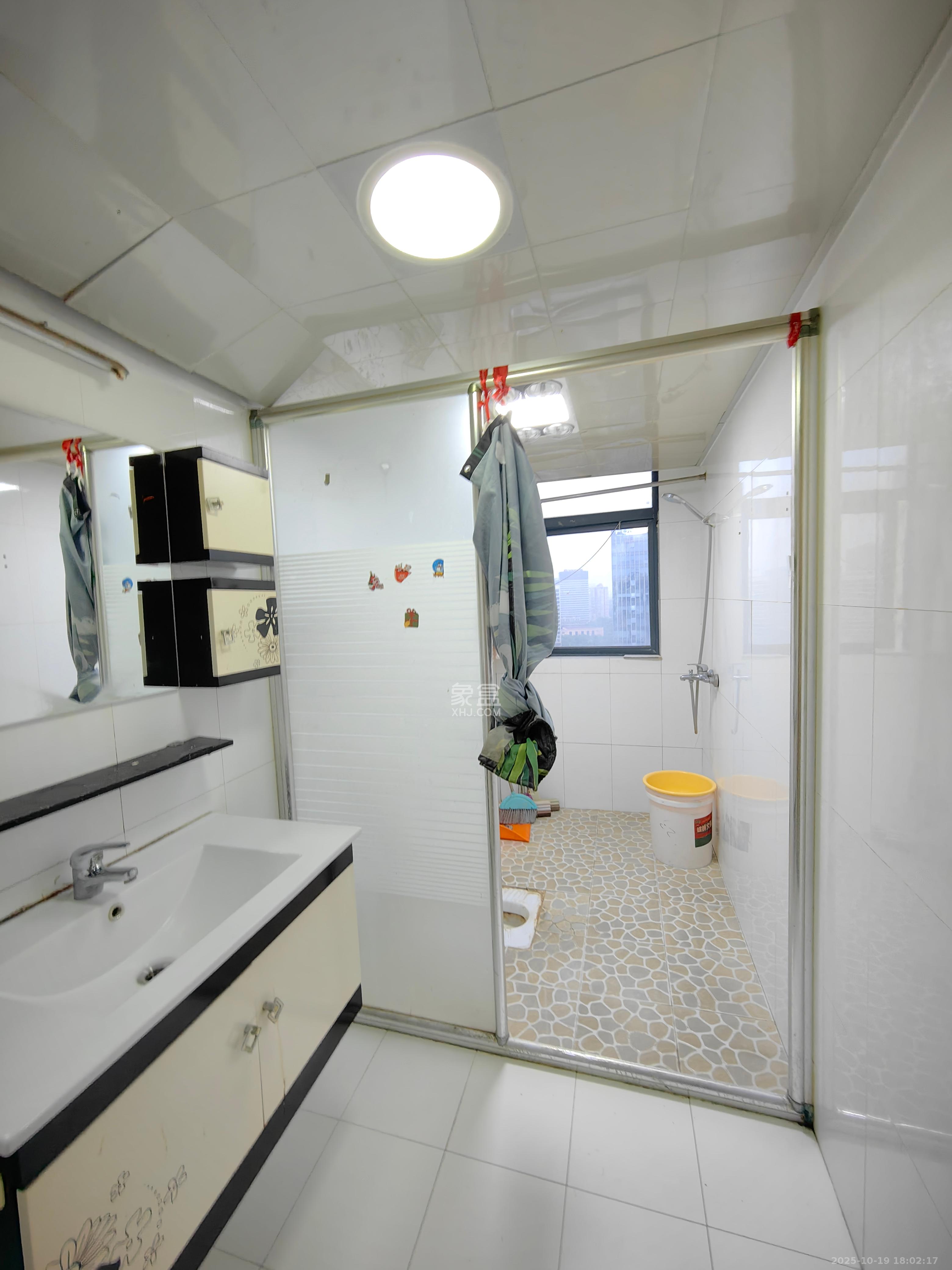 高升金典  3室1厅1卫    2400.0元/月室内图