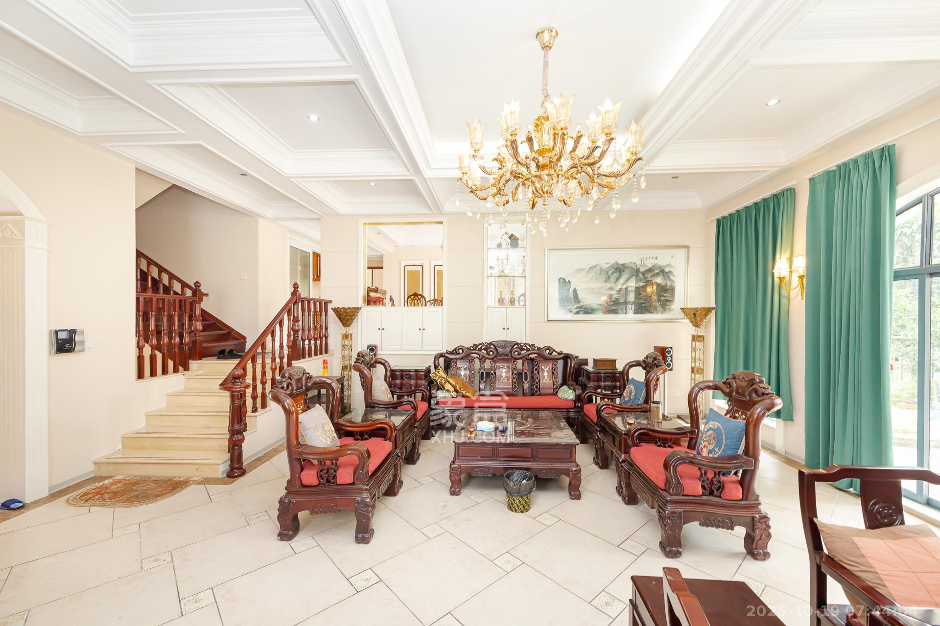 南山苏迪亚诺  8室3厅5卫    918.8万 南山苏迪亚诺  8室3厅5卫    918.8万