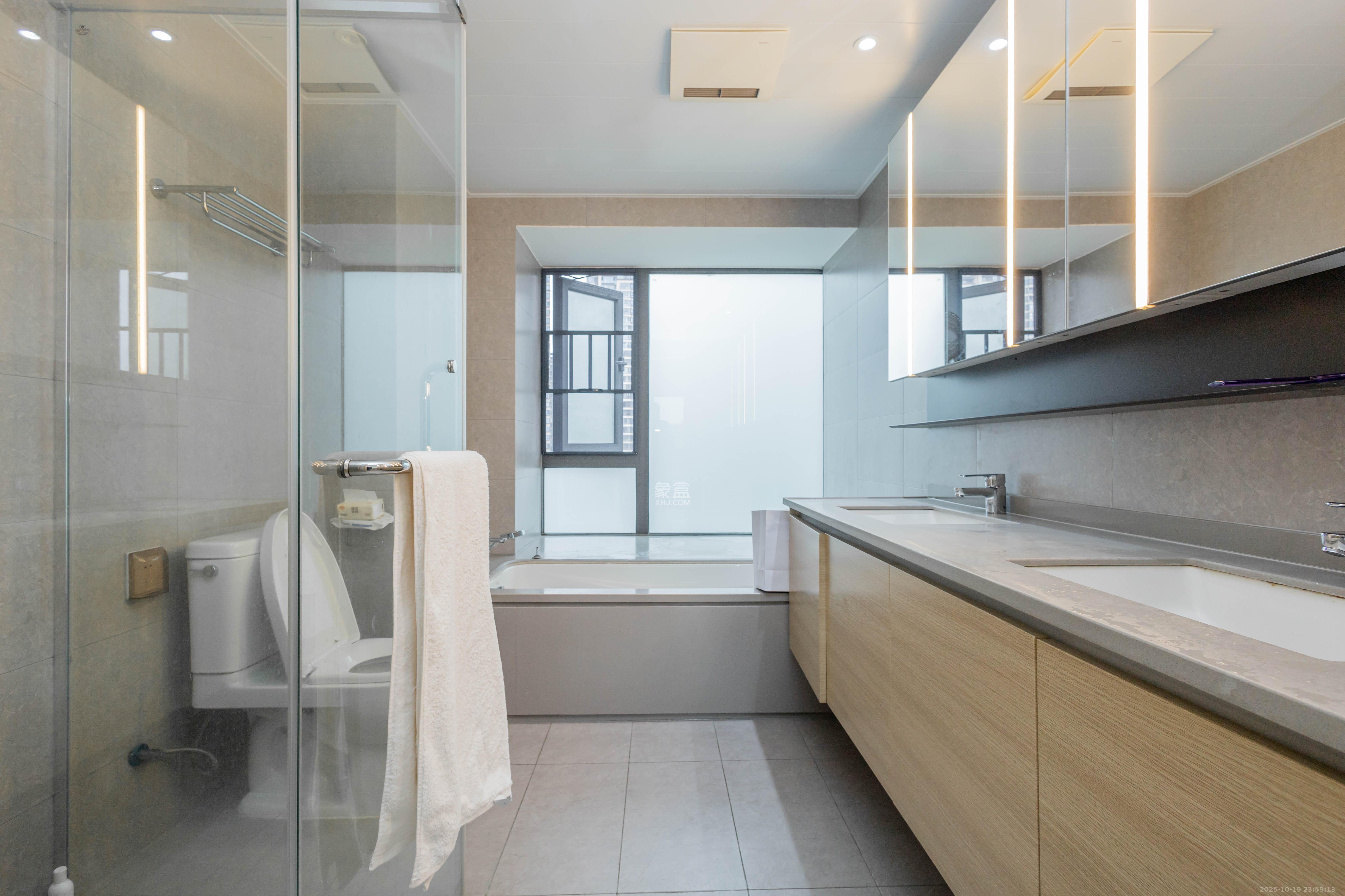 时代印记（长沙时代印记花园）  4室2厅3卫    230.0万卫生间