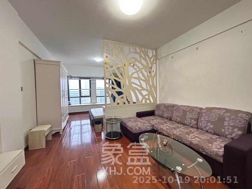 摩天一号  1室1厅1卫    2000.0元/月 摩天一号  1室1厅1卫    2000.0元/月室内图