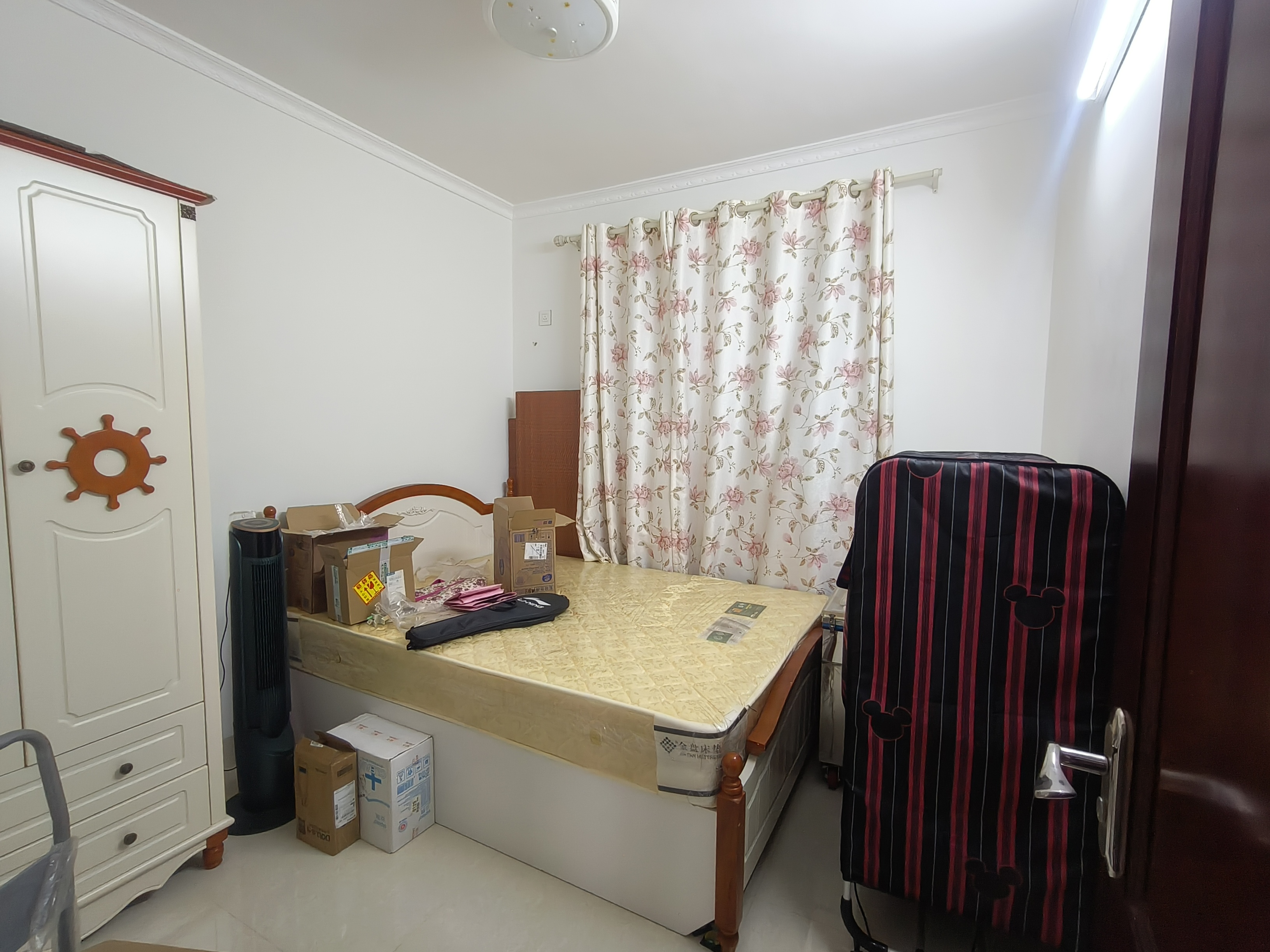 工商学院教工宿舍 3室2厅1卫 2600.0元/月 工商学院教工宿舍 3室2厅1卫 2600.0元/月室内图