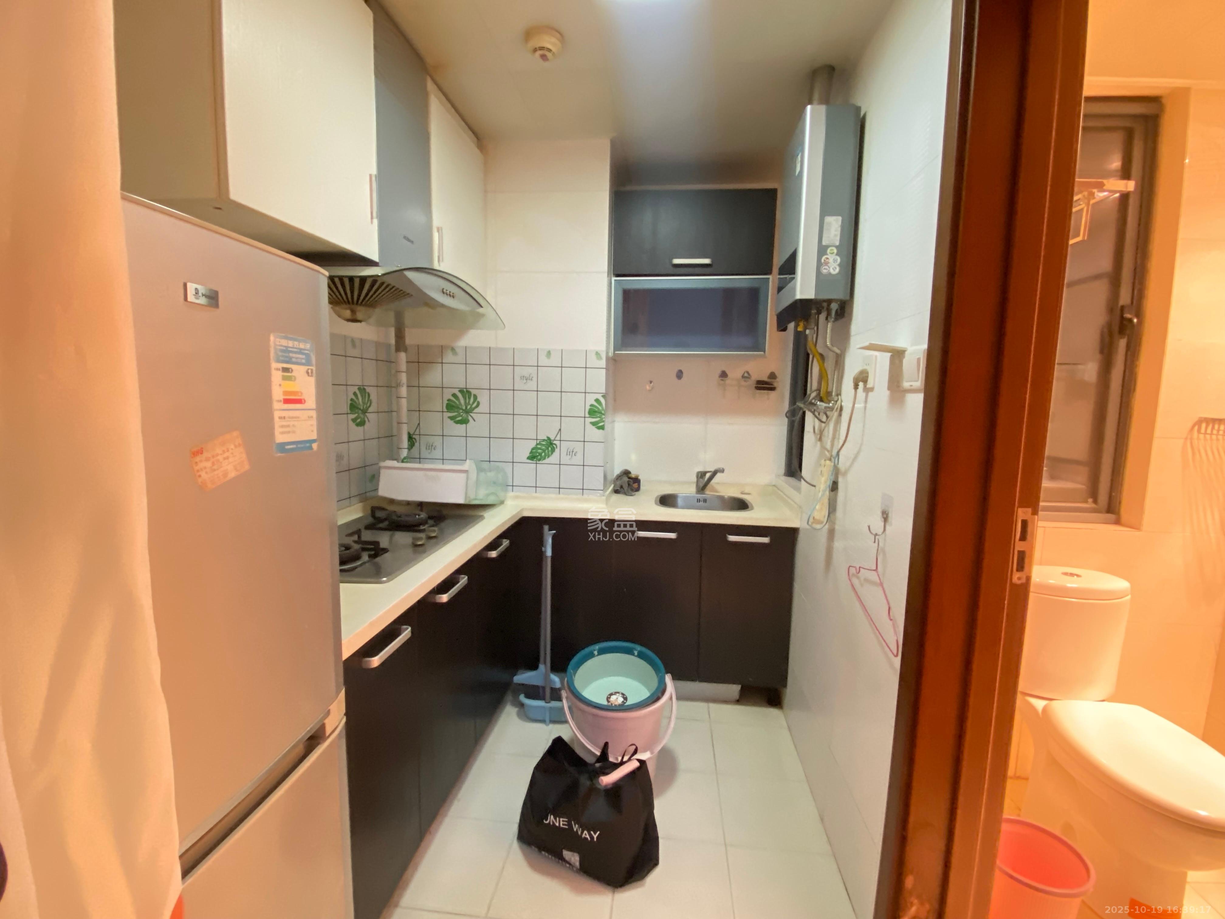 藏珑湖上国际花园  1室1厅1卫    1800.0元/月室内图