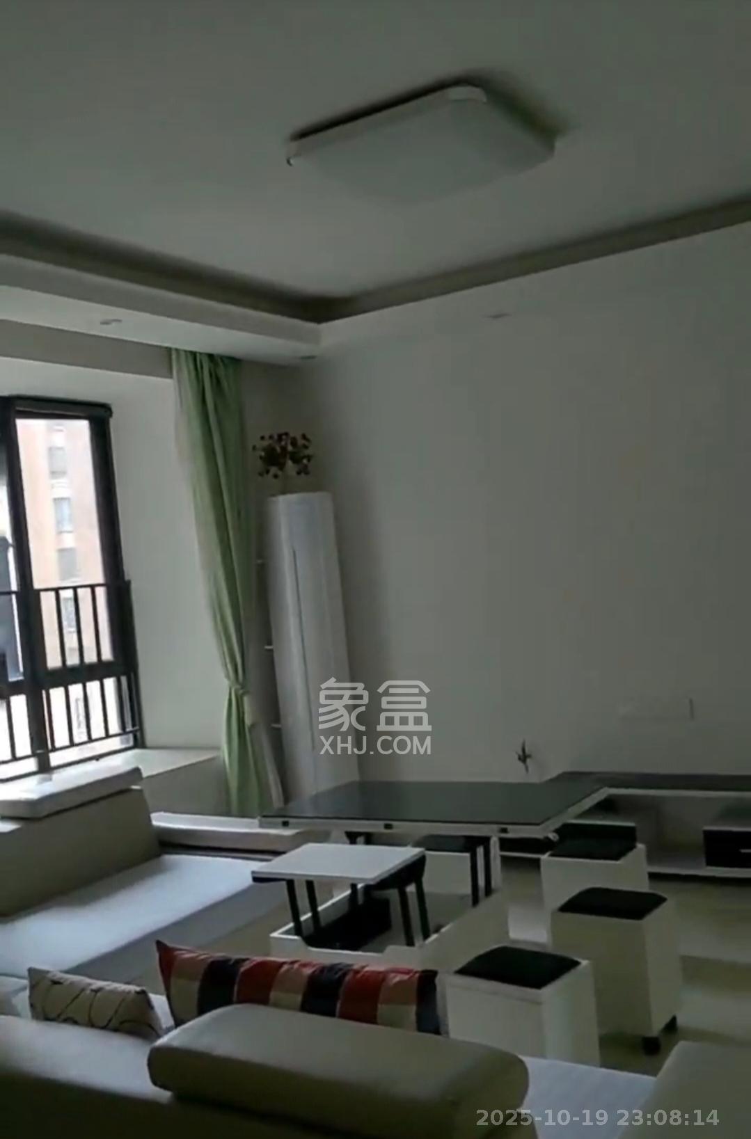 华润凤凰城一期  3室2厅1卫    1850.0元/月 华润凤凰城一期  3室2厅1卫    1850.0元/月室内图