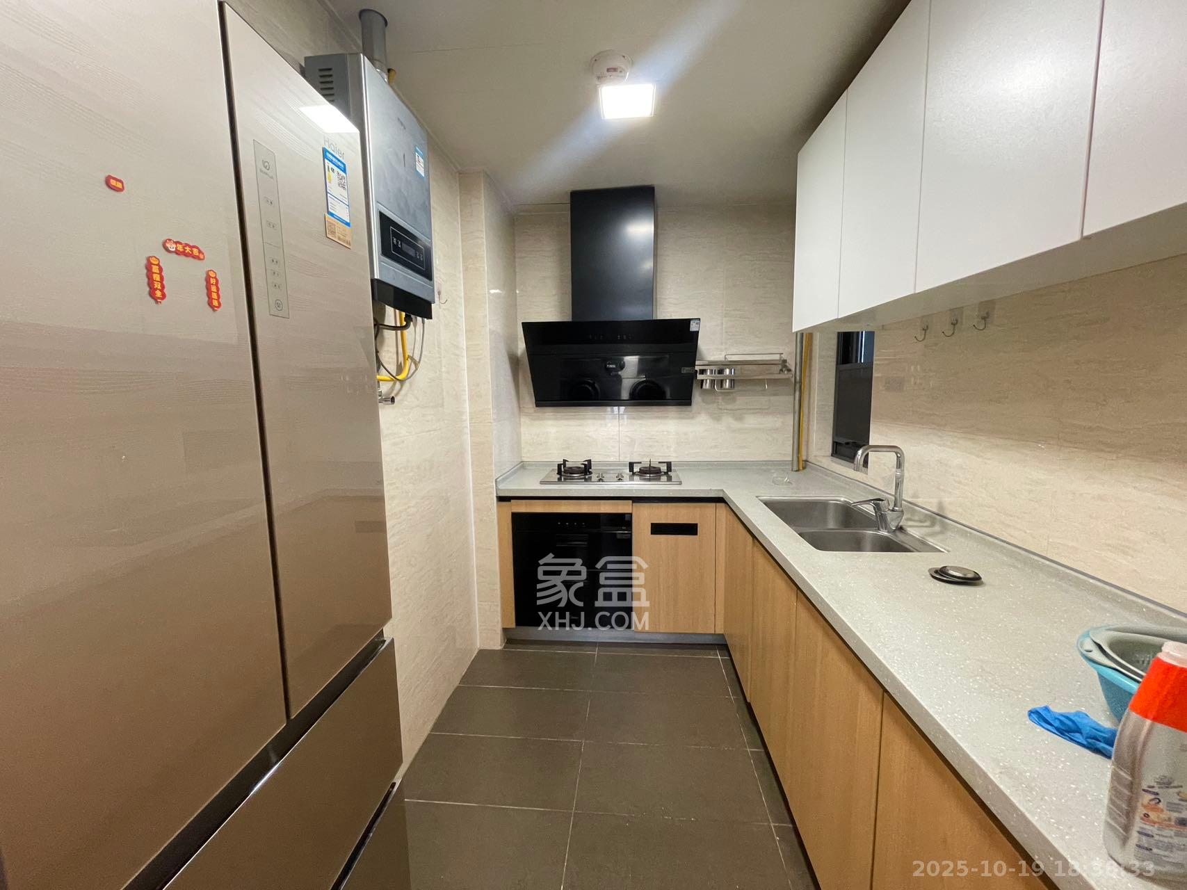 万科魅力之城非凡里  3室1厅1卫    2600.0元/月室内图