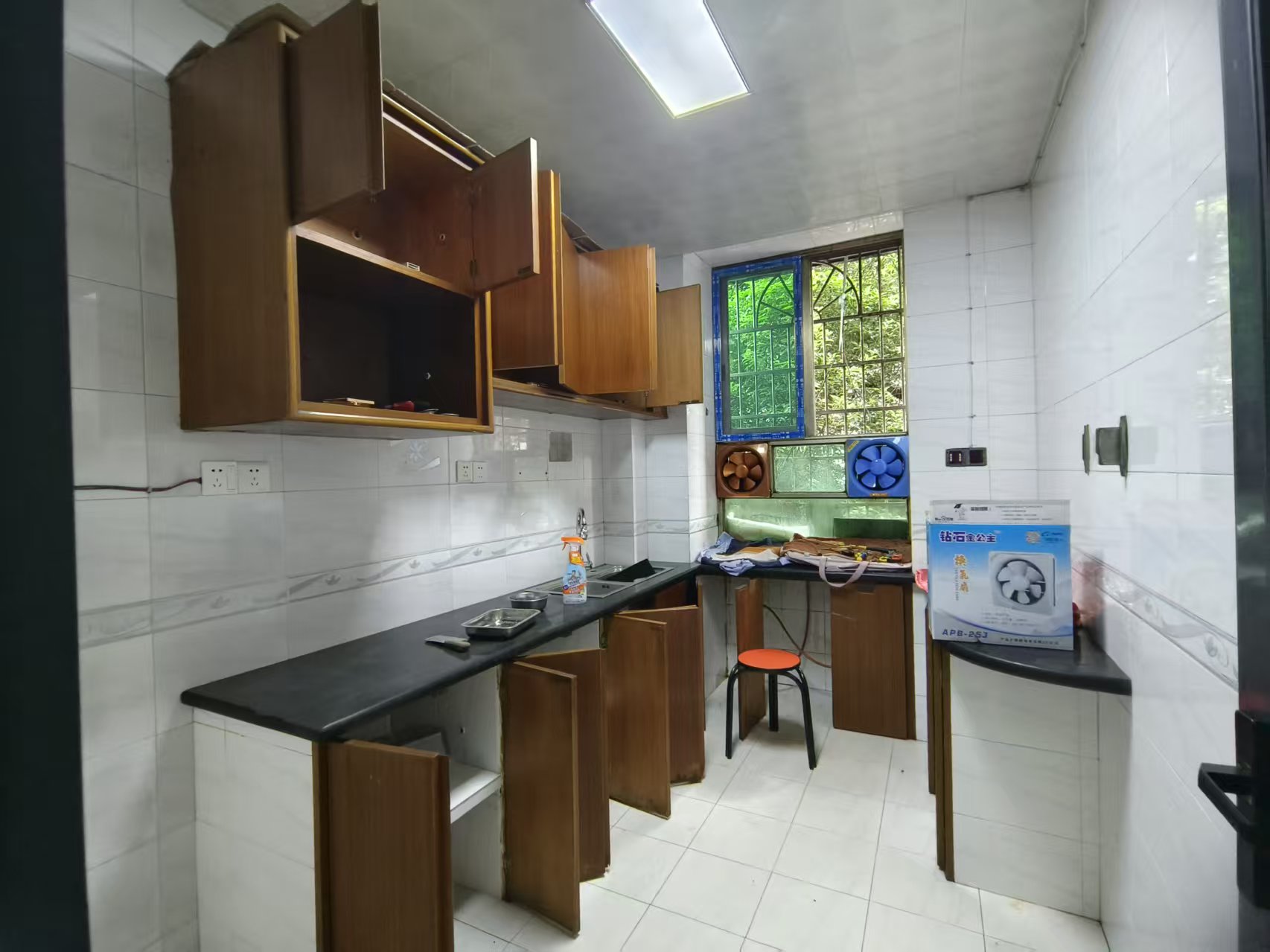 金山花园  4室2厅2卫    1500.0元/月室内图