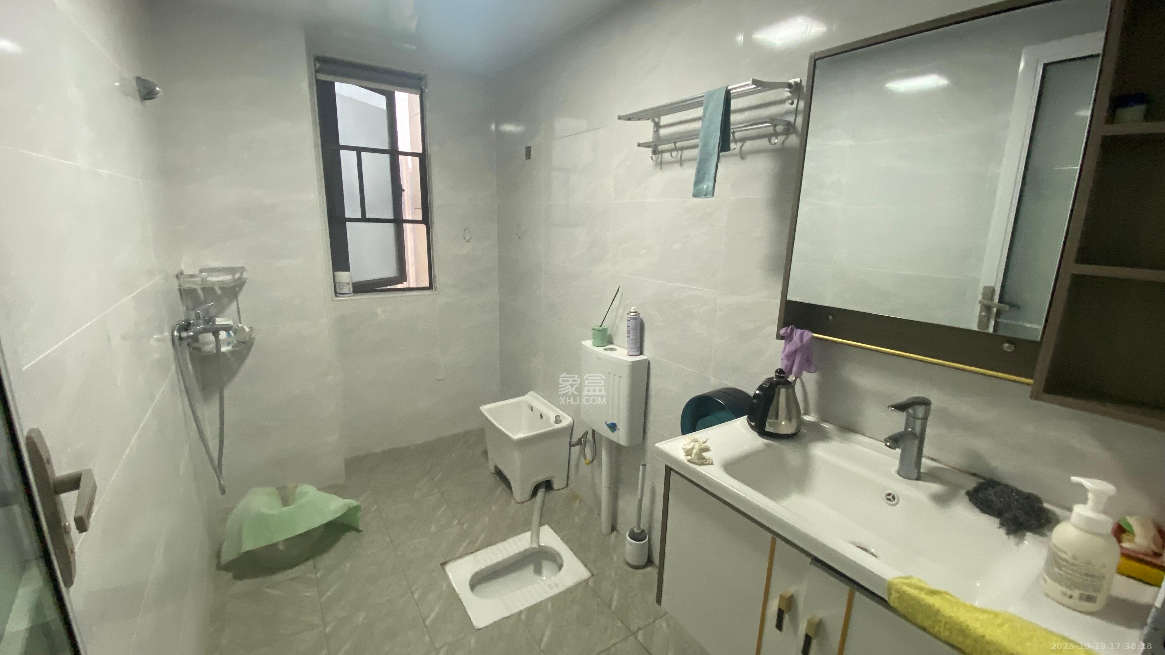 国欣向荣府  4室2厅2卫    3500.0元/月室内图